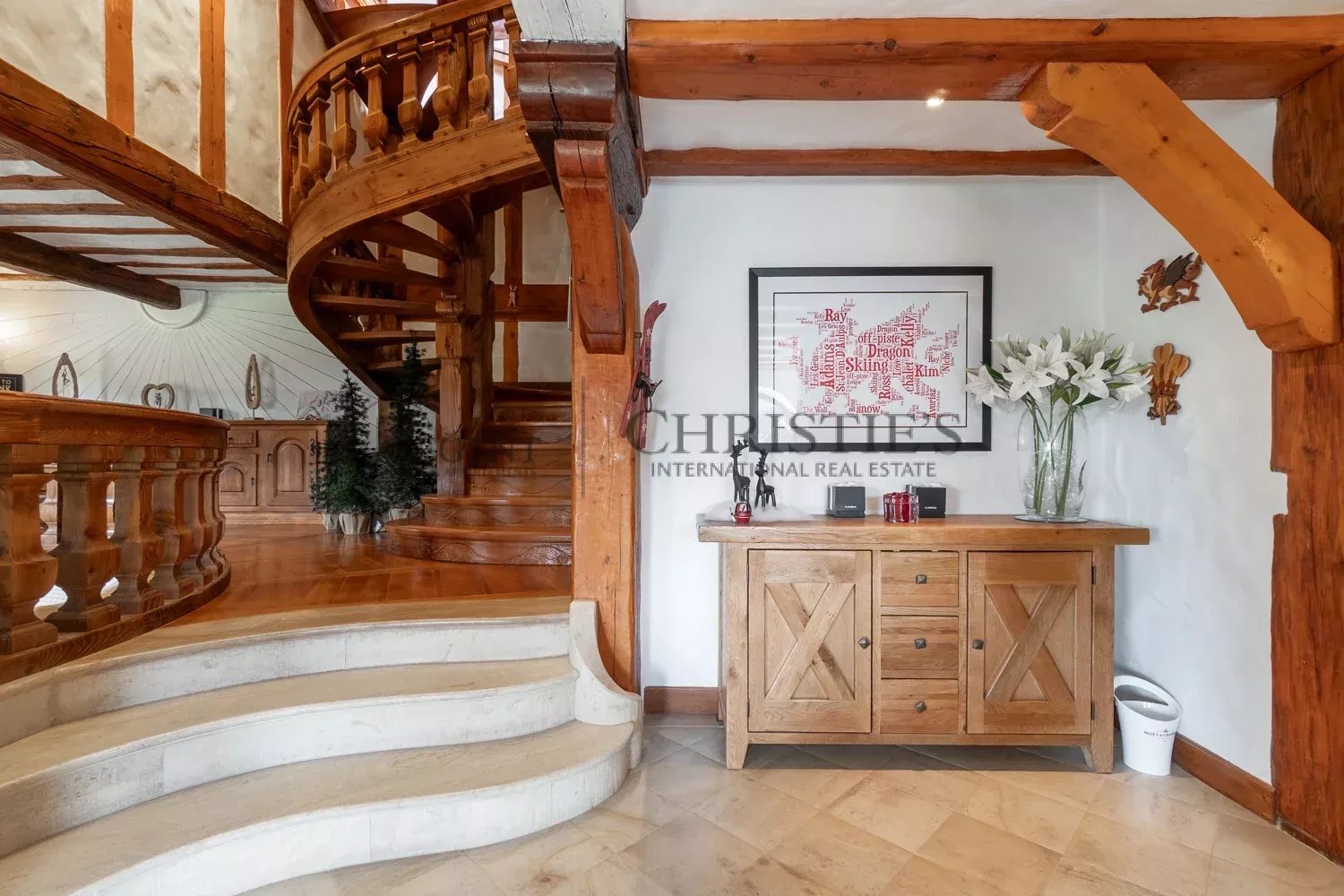 6 Bedroom Villa/Townhouse's Image 25