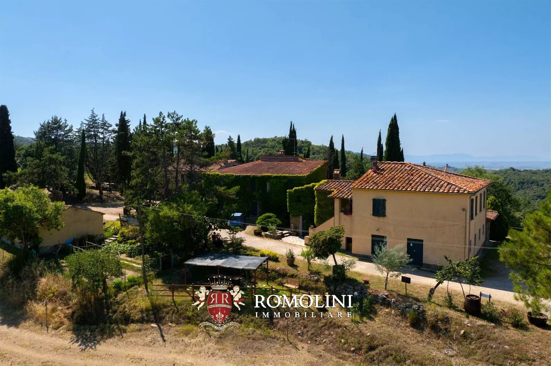 19 Bedroom Vineyard's Image 11