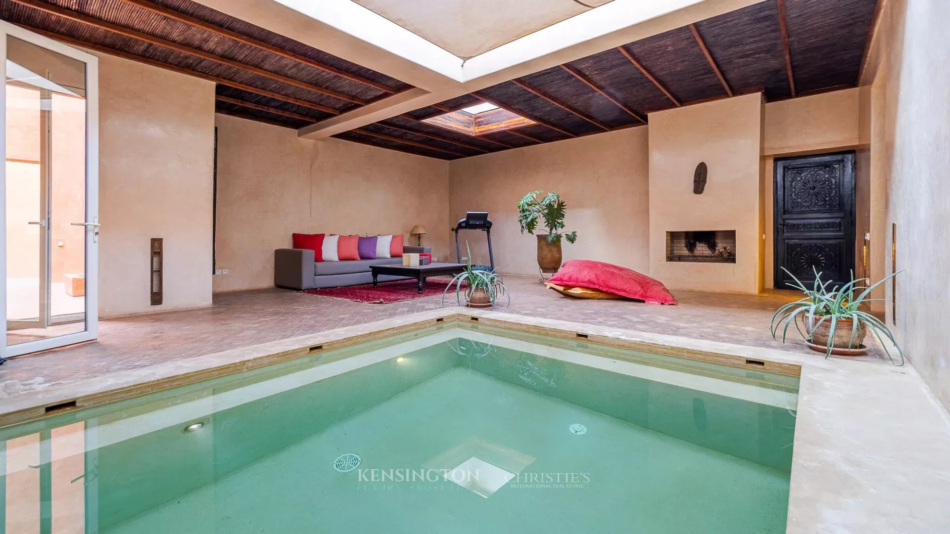 6 Bedroom Villa/Townhouse's Image 32