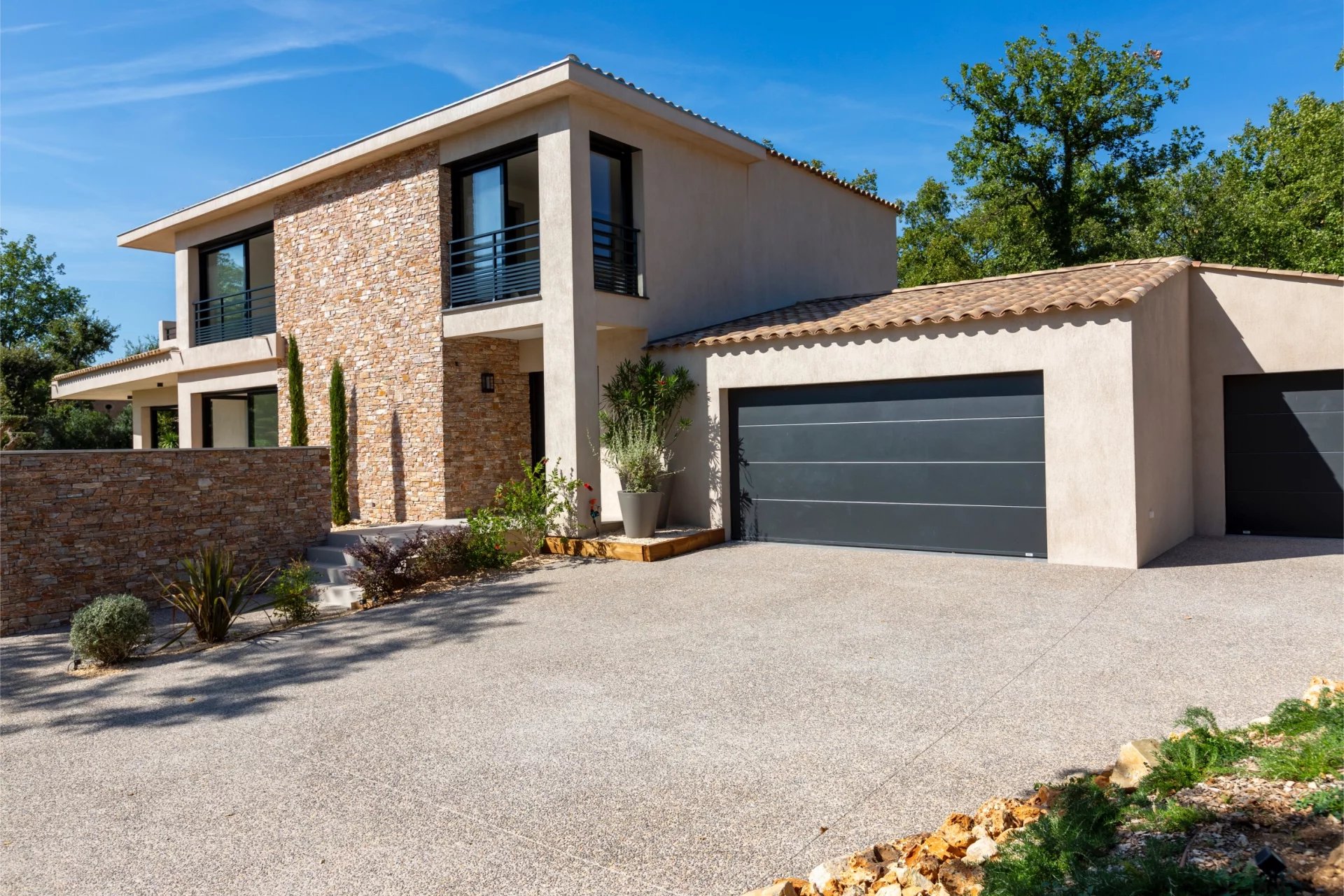 Stunning new built property in the domaine of Terre Blanche - Tourrettes Stunning new built property in the domaine of Terre Blanche - Tourrettes