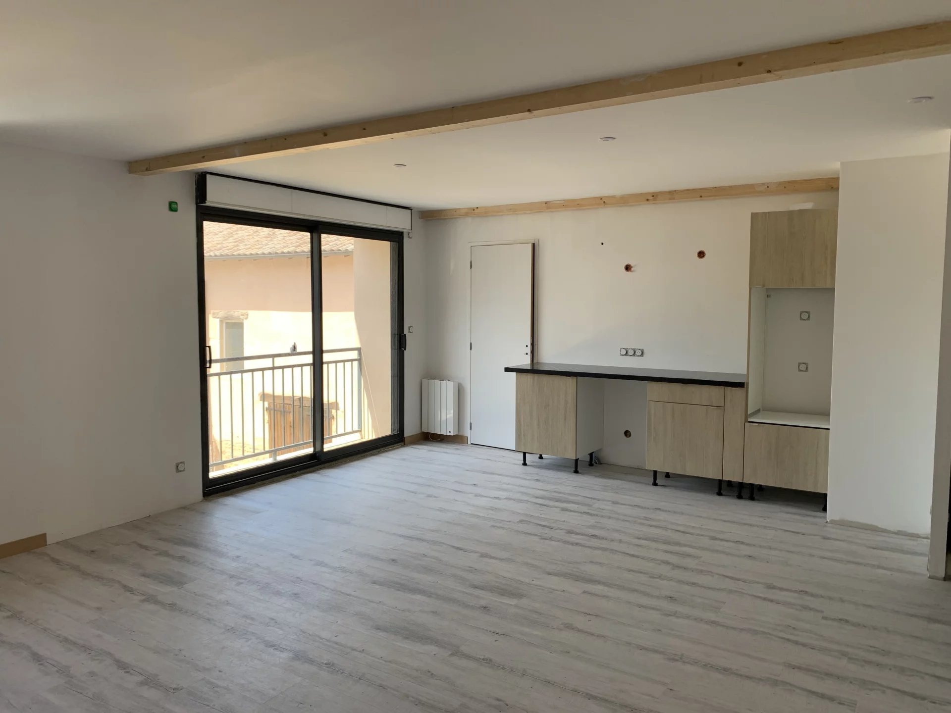 APPARTEMENT EN DUPLEX RENOVE - SAVIGNEUX