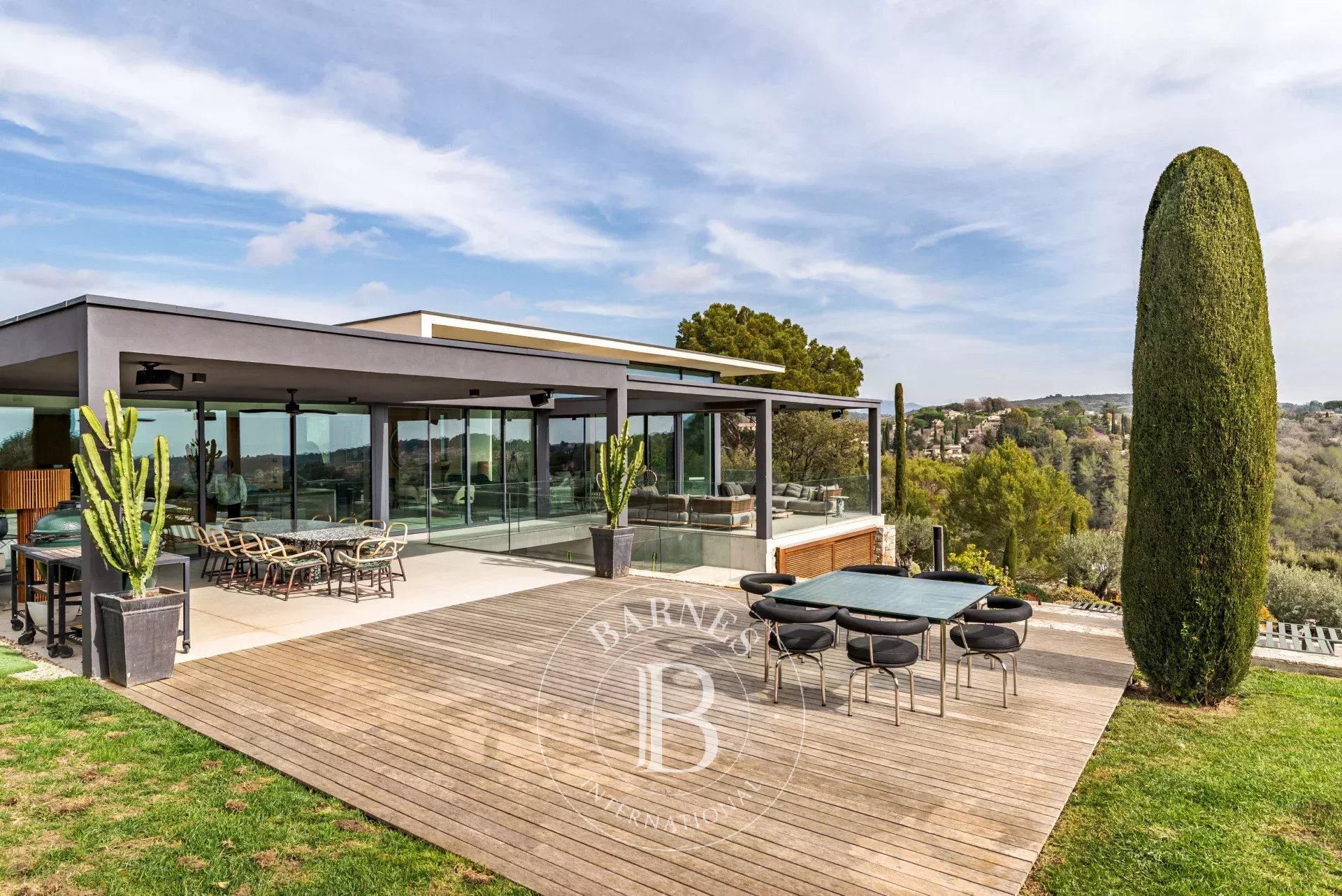 Entre Cannes et Nice - Domaine fermé - Contemporaine d’exception - Vue mer