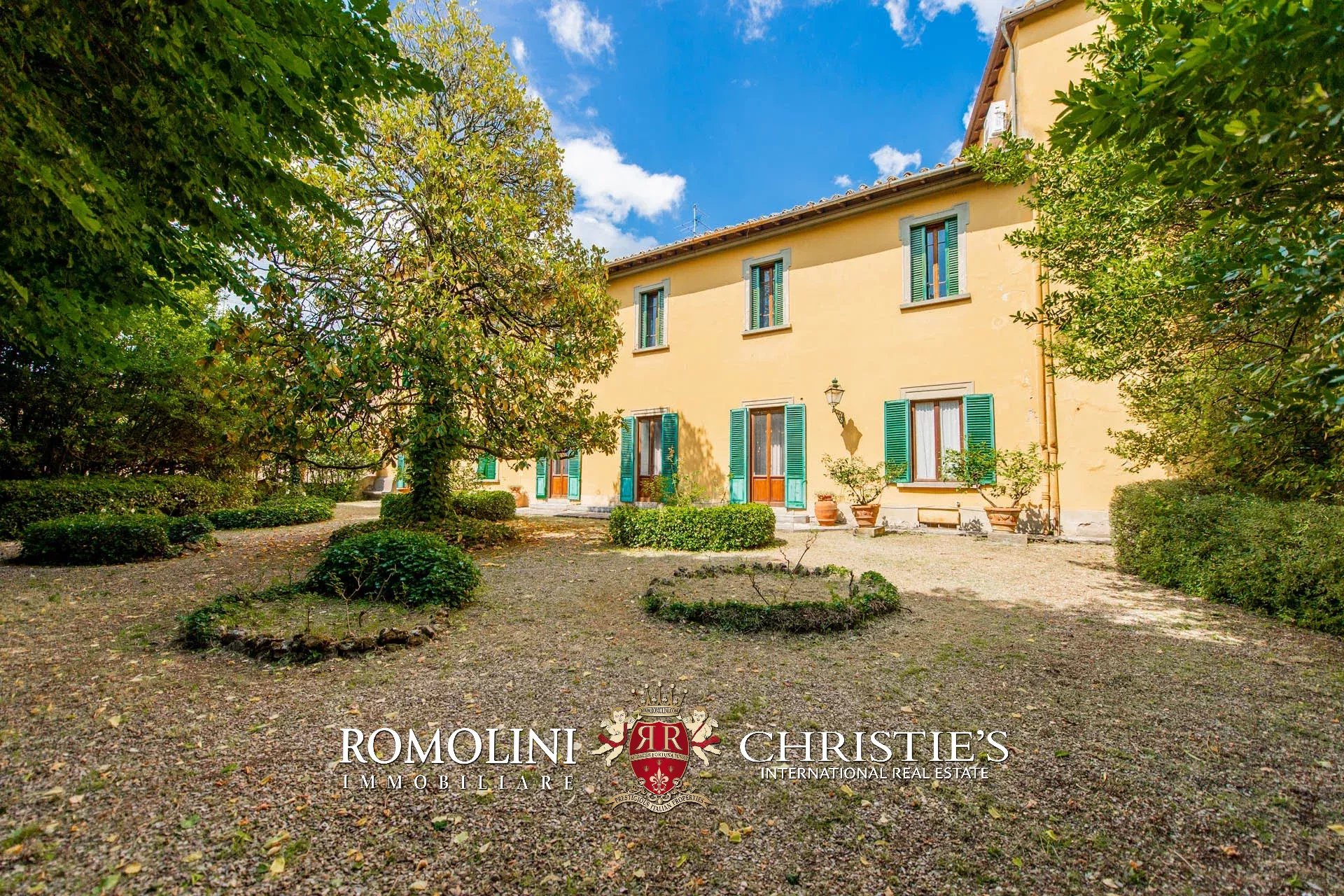 16 Bedroom Vineyard's Image 9