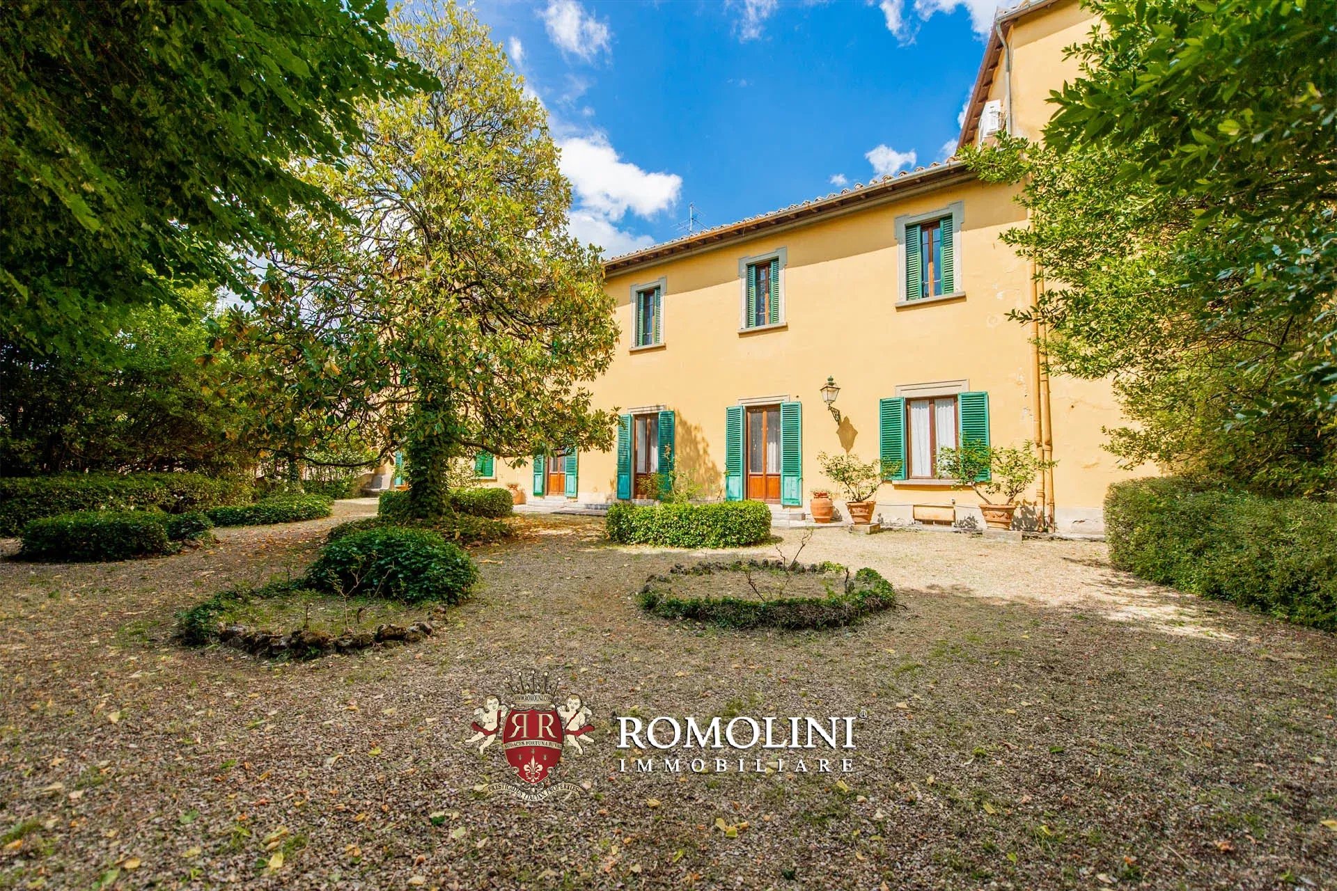 16 Bedroom Vineyard's Image 9