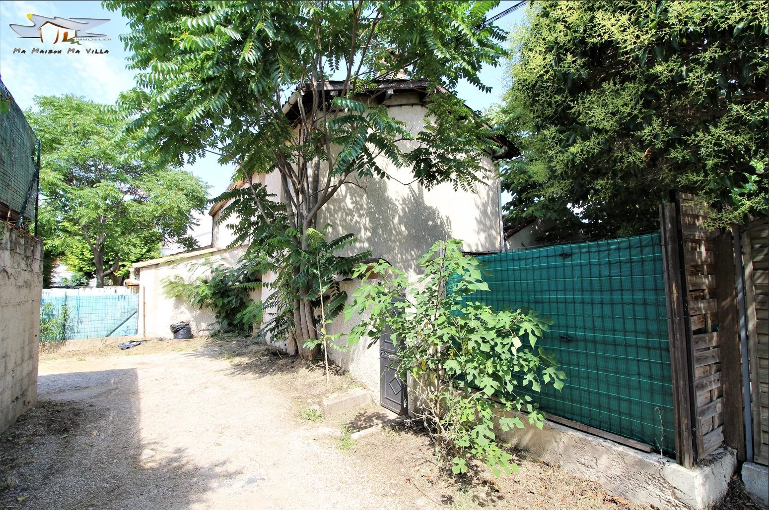 Joli studio en bas de maison avec terrasse LOUE