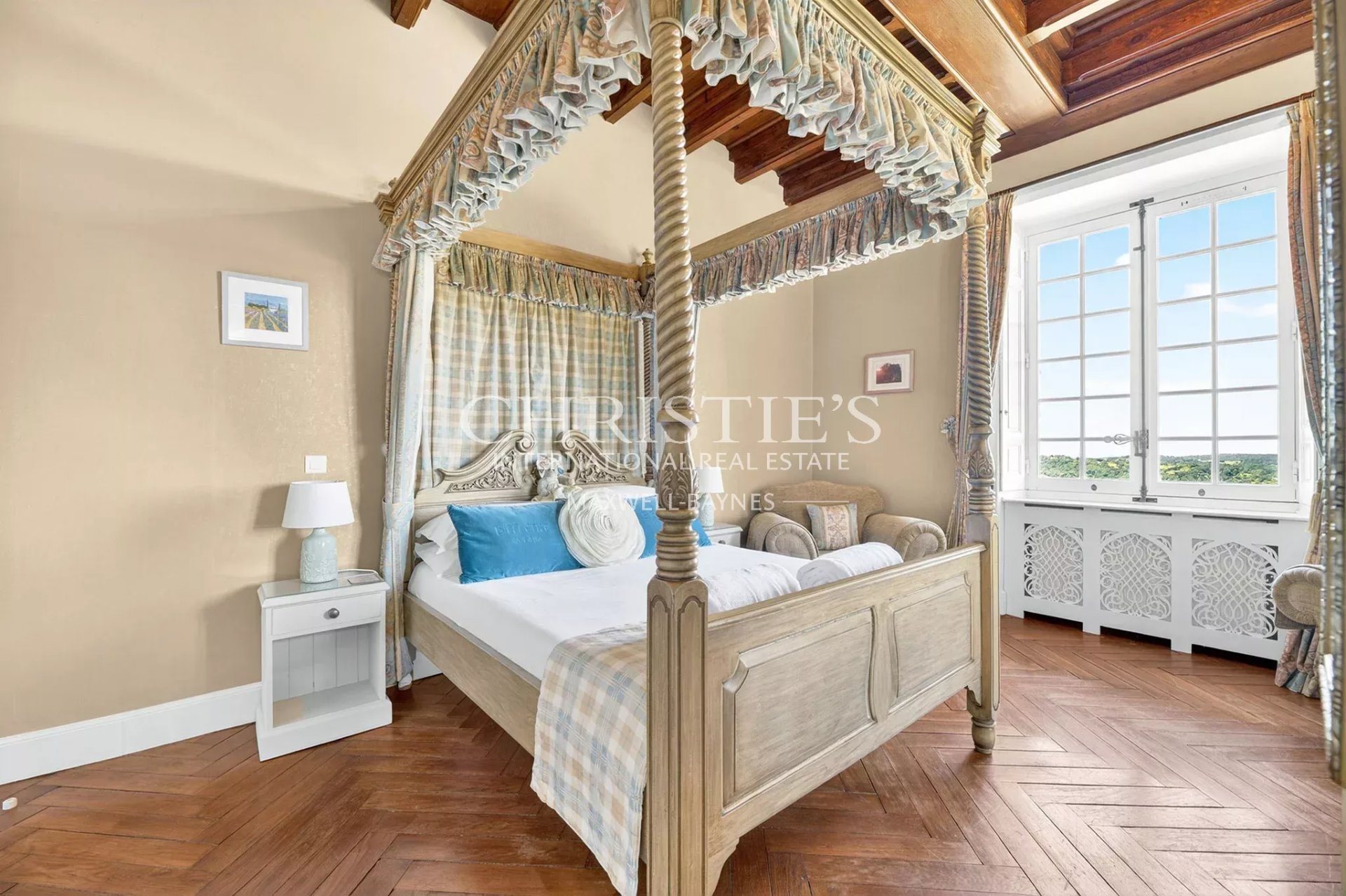 38 Bedroom Chateau's Image 59