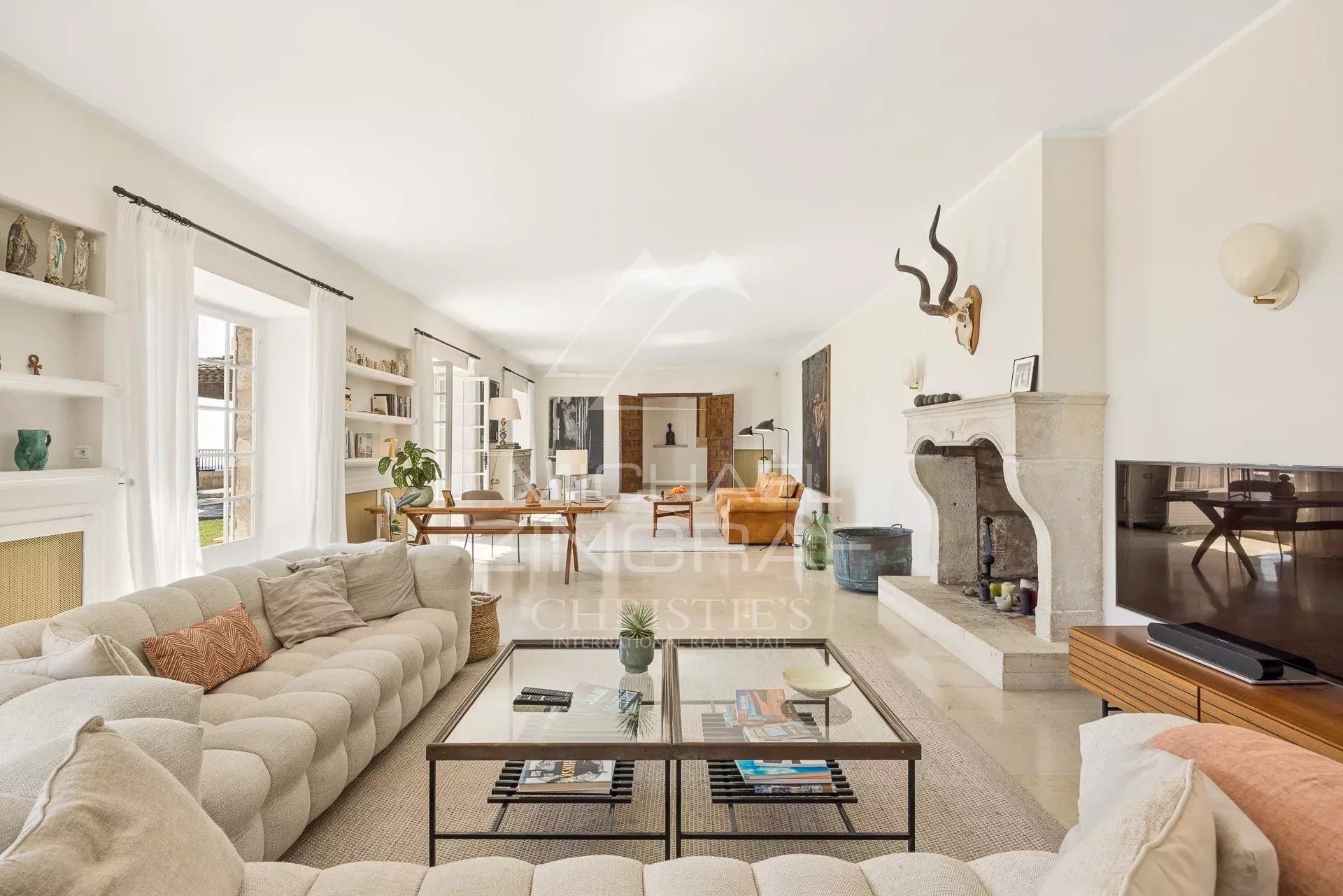 6 Bedroom Villa/Townhouse's Image 7