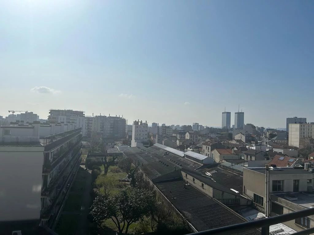 STUDIO REFAIT À NEUF AVEC BALCON