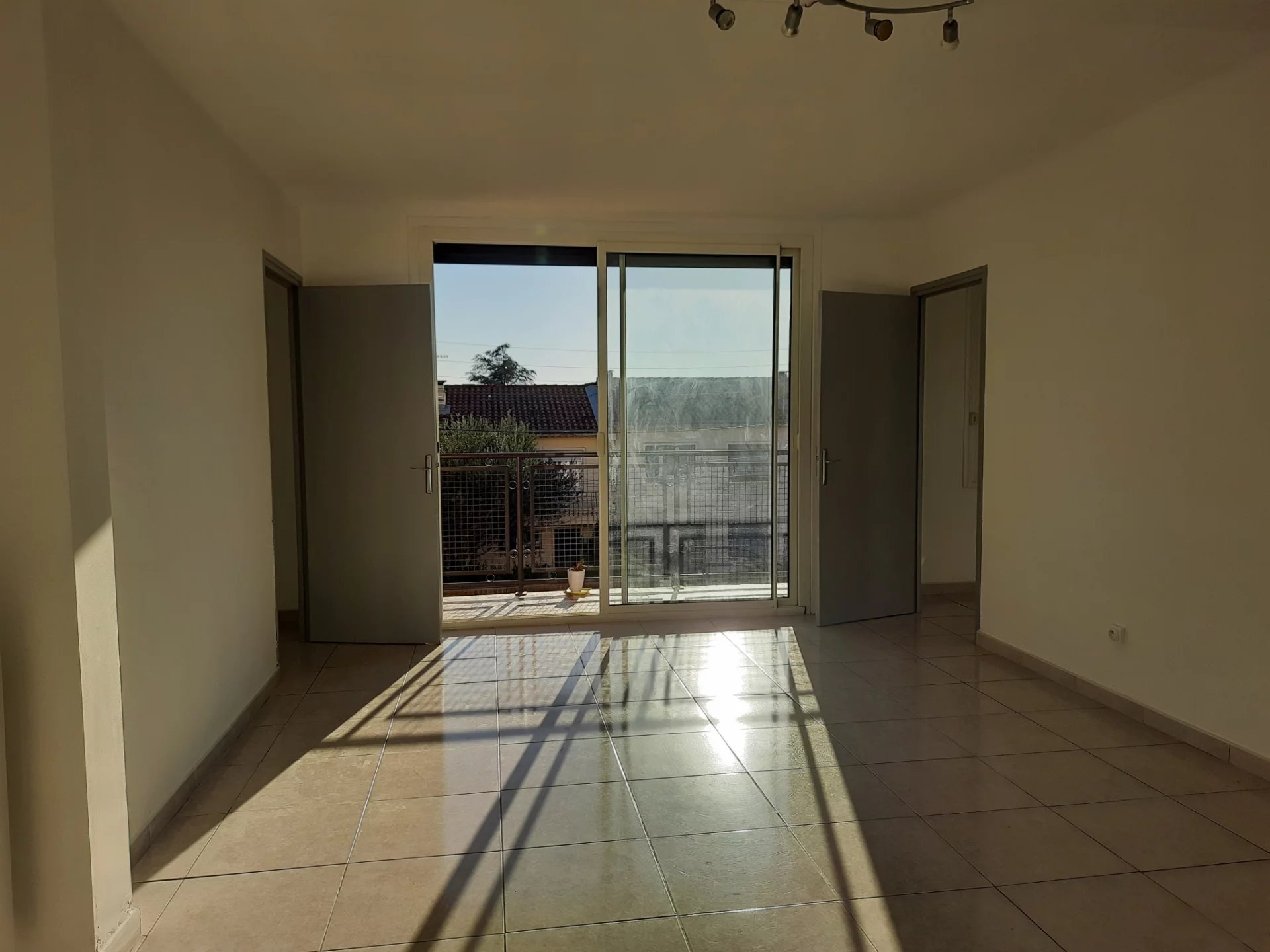 A LOUER BEZIERS - QUARTIER DES PEINTRES/FLEURS - T4 DE 70 M2