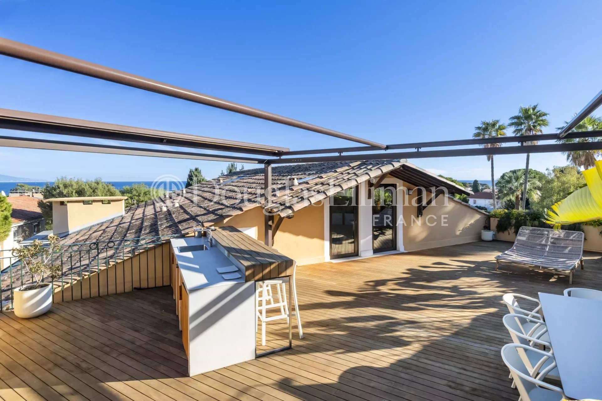 SAINT-JEAN-CAP-FERRAT - Superbe penthouse 101m2 à pied du village