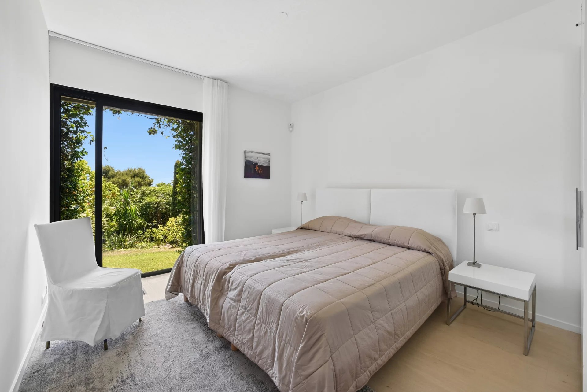 Villa contemporaine d'exception à Èze Bord de Mer – Un véritable écrin entre mer et montagne