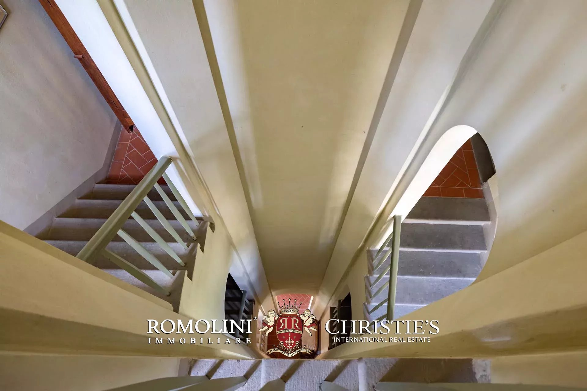 15 Bedroom Villa/Townhouse's Image 82