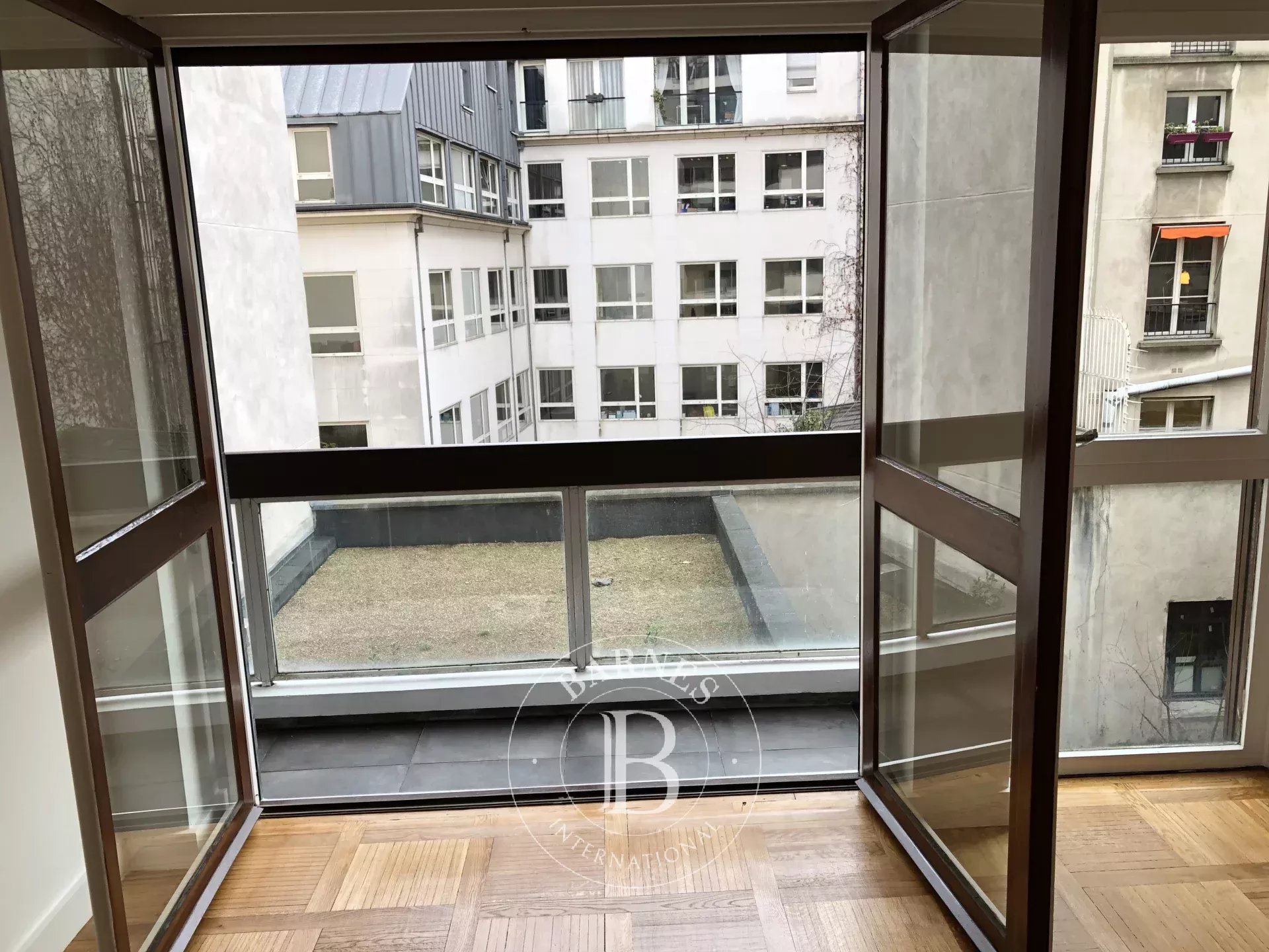 Daire Paris 2ème - picture 5