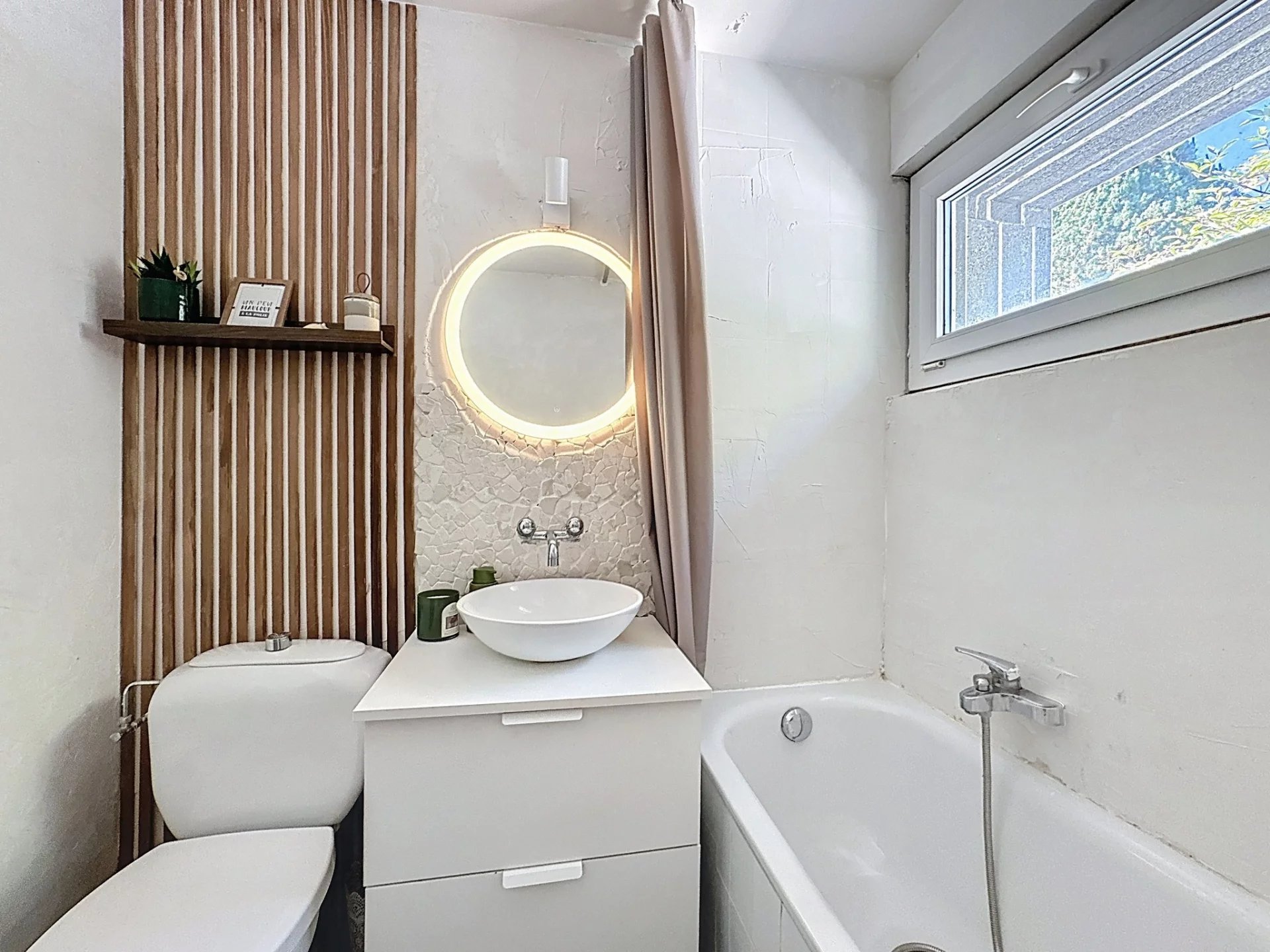 Maison individuelle rénovée avec vaste parcelle