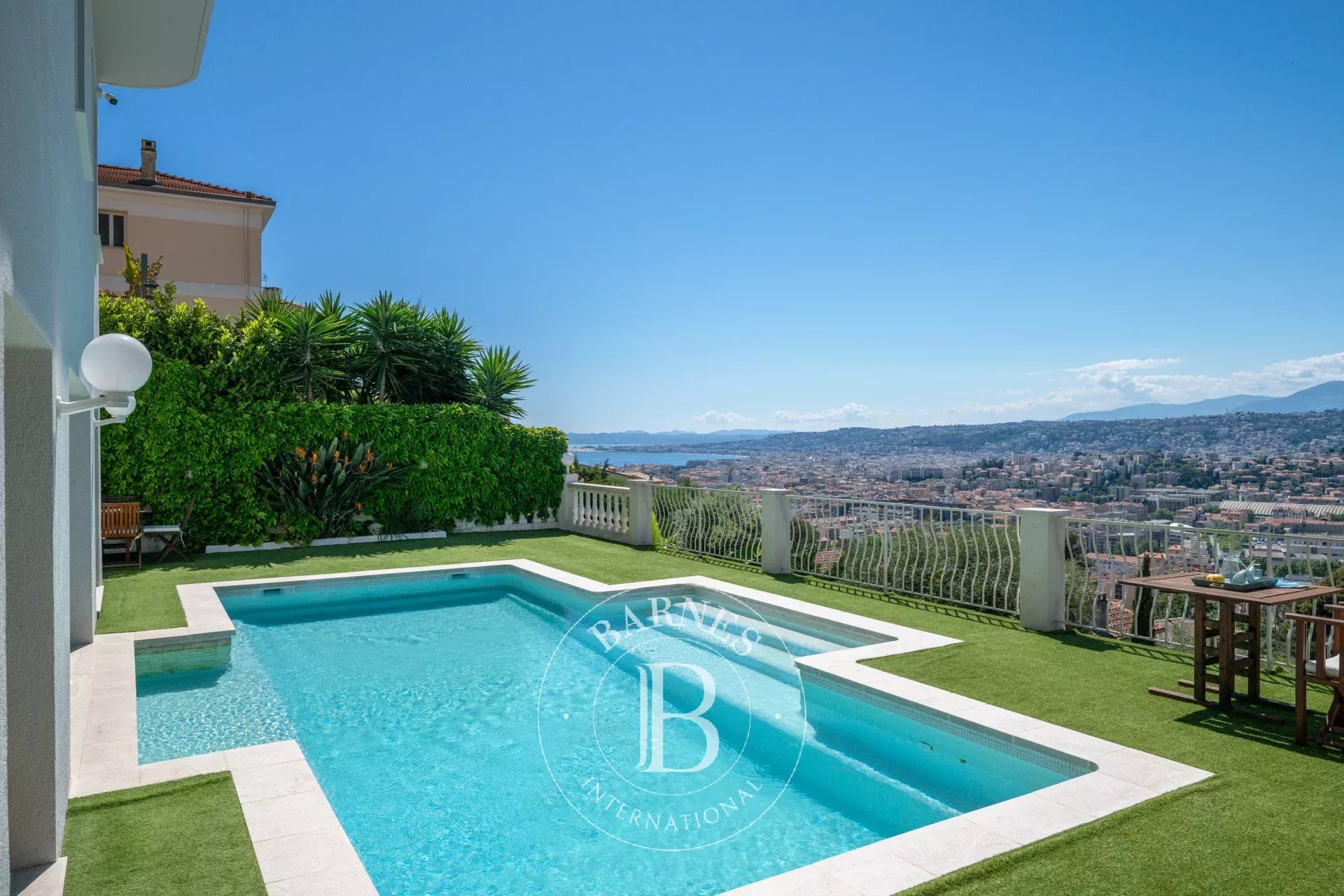 NICE  - MONT BORON - VILLA AVEC VUE MER PANORAMIQUE