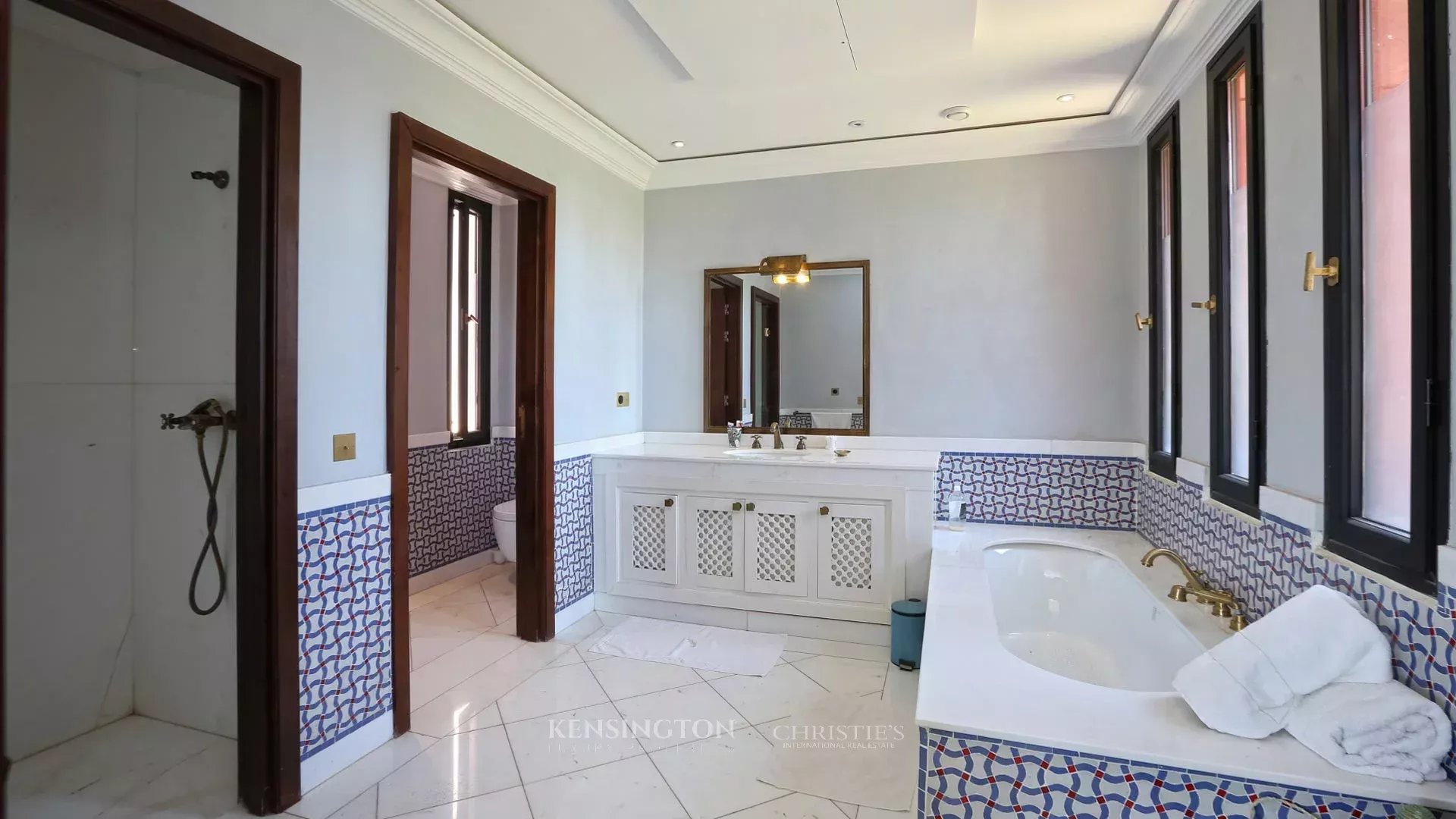 9 Bedroom Villa/Townhouse's Image 24