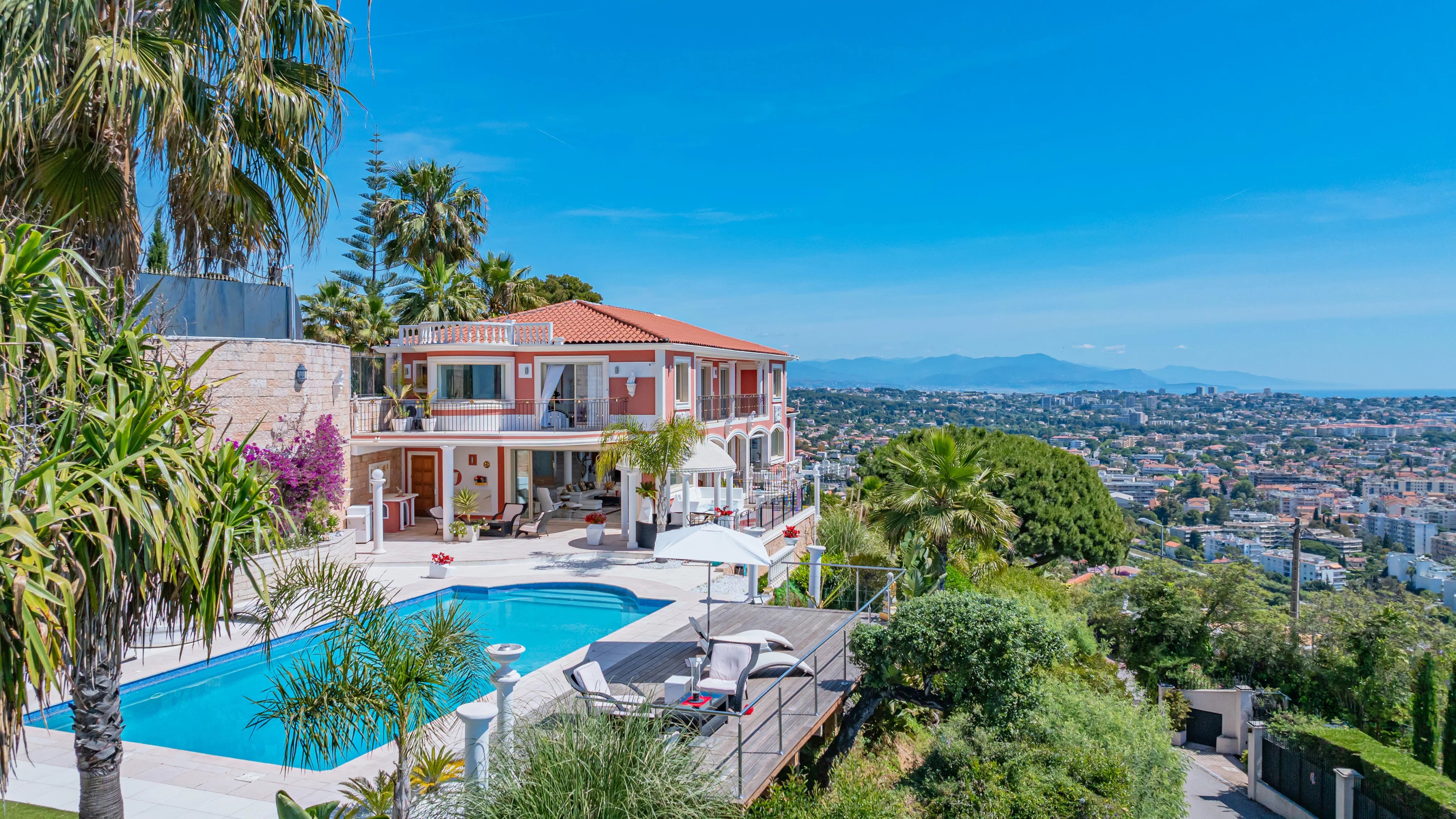 Superb Property - Panoramic sea view