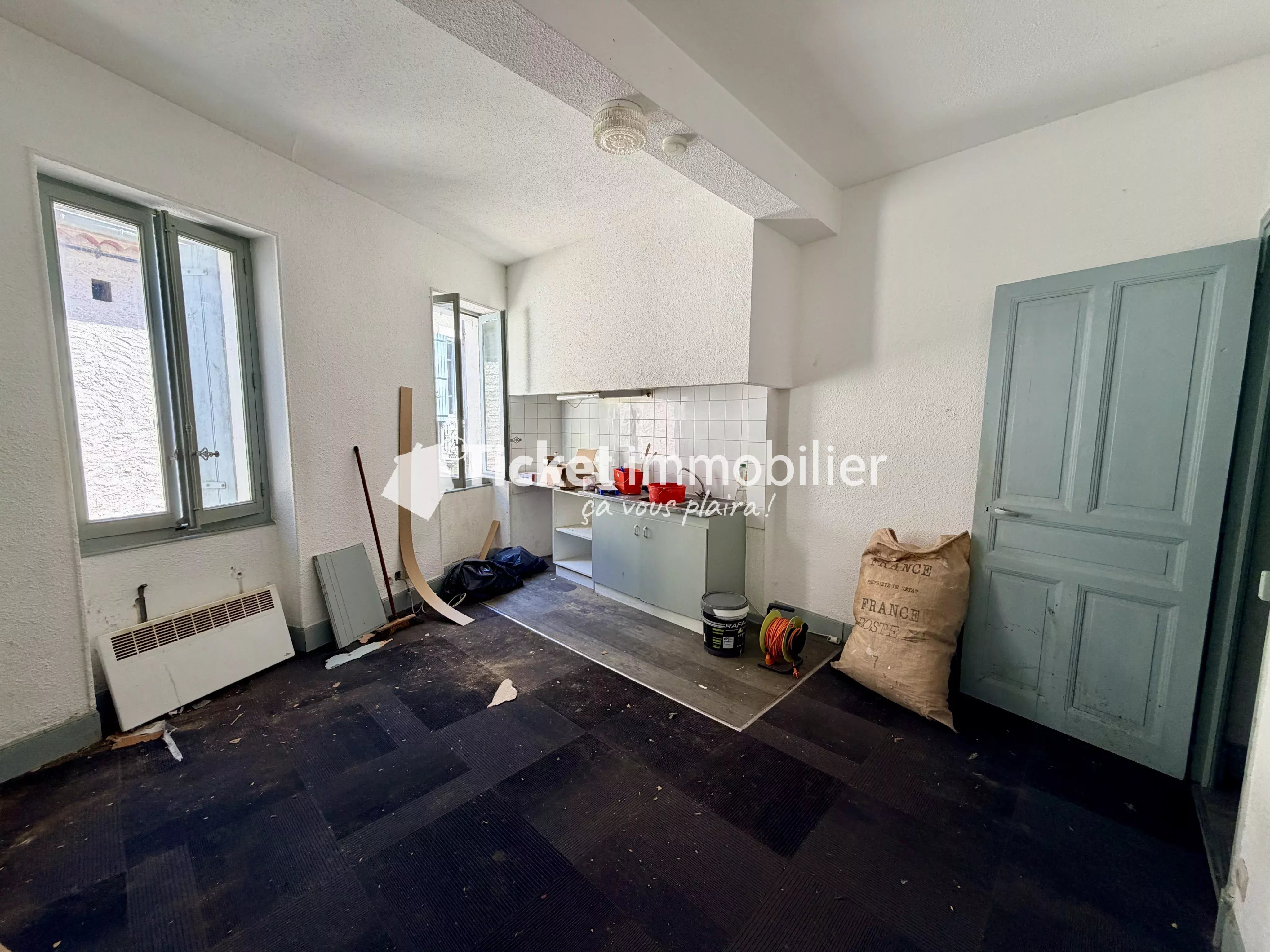 T2 à rénover – Centre-ville de Castres – 59 900 € — photo 2