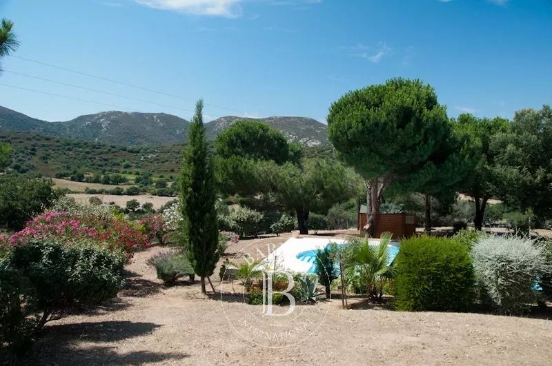 L'ILE ROUSSE - Charming stone villa - 5 bedrooms - park with swimming pool - sea and mountain view - near beach - picture 6