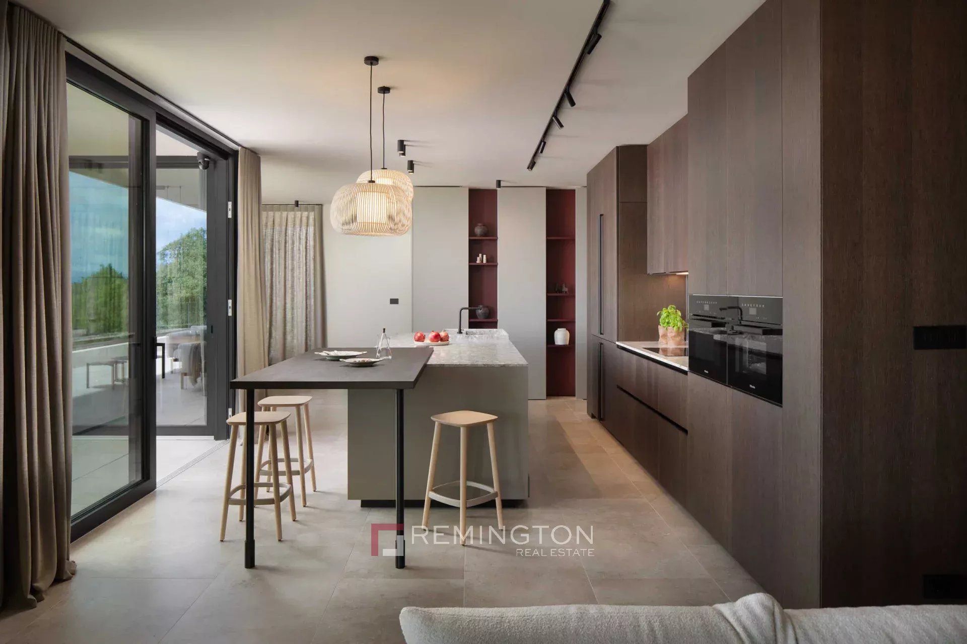 4 Bedroom Villa/Townhouse's Image 3