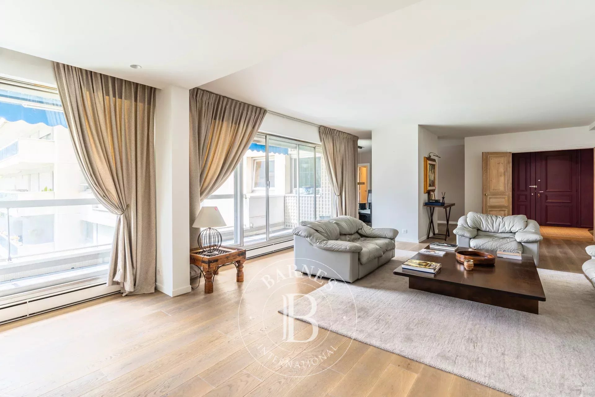 Neuilly - Ile de la Jatte - 4-bedroom apartment - Large balcony