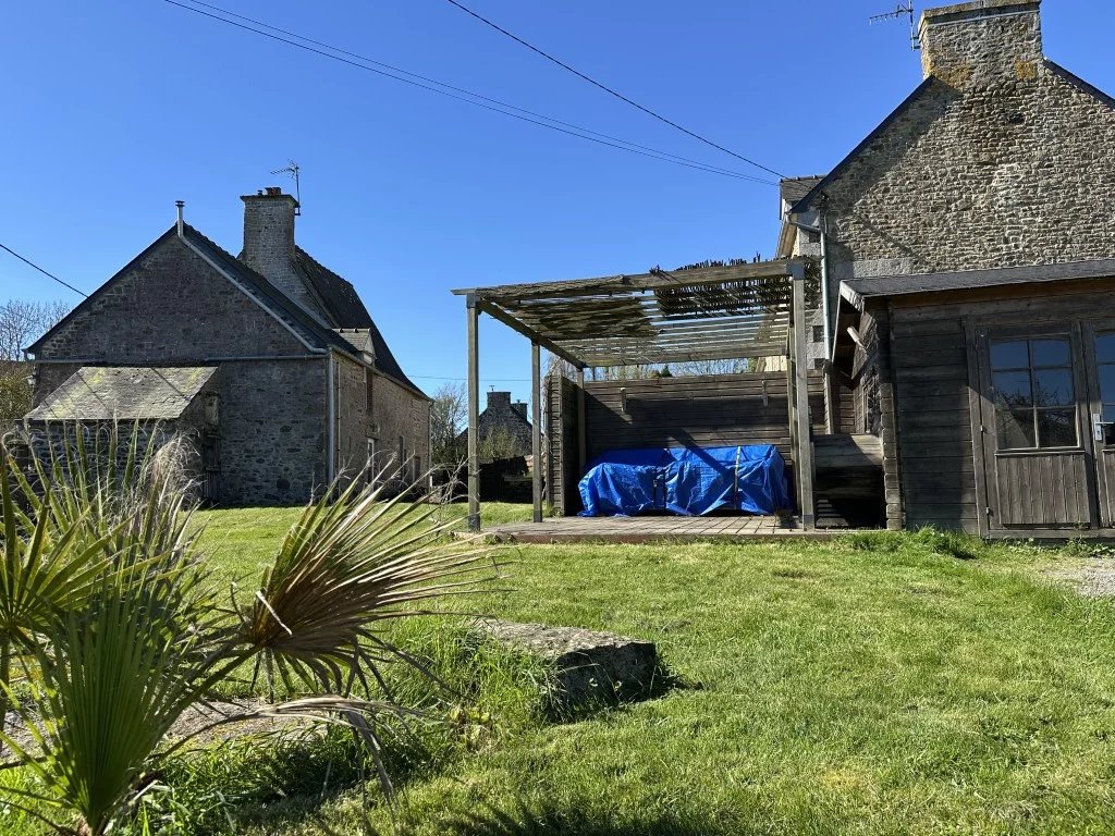 MAISON EN PIERRES LANVALLAY