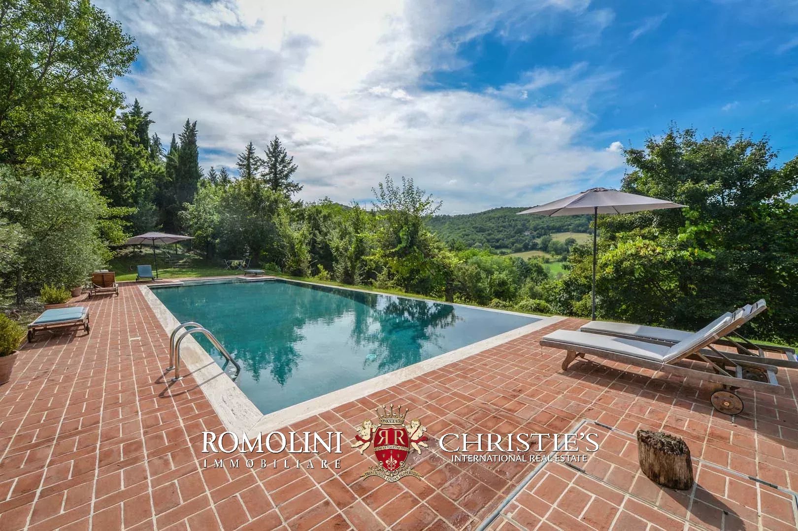 6 Bedroom Villa/Townhouse's Image 19