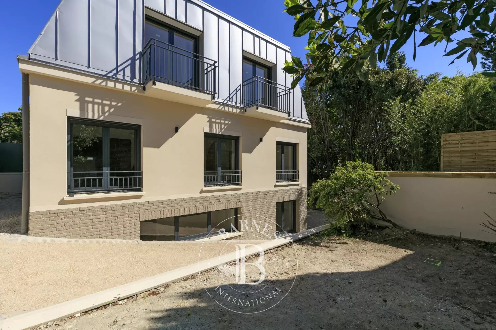 Maison Suresnes  -  ref 85956488 (picture 2)