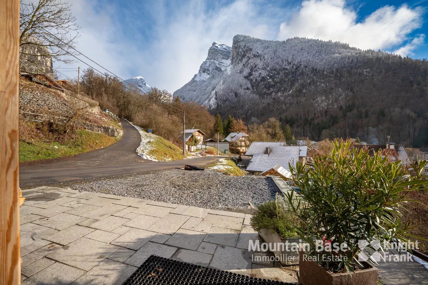 Photo of Beautiful 4 bedroom chalet in Samoëns