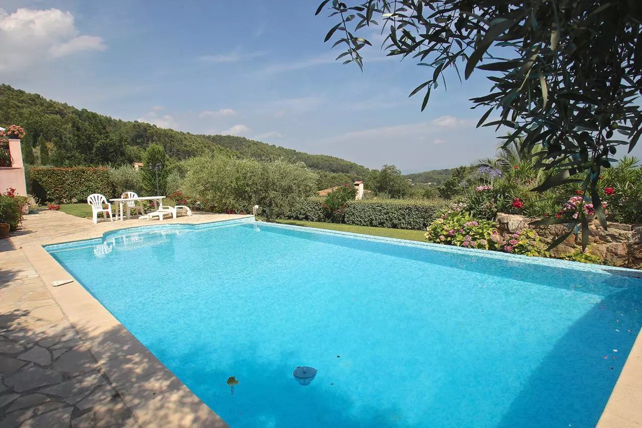 Villa with panoramic views - Seillans