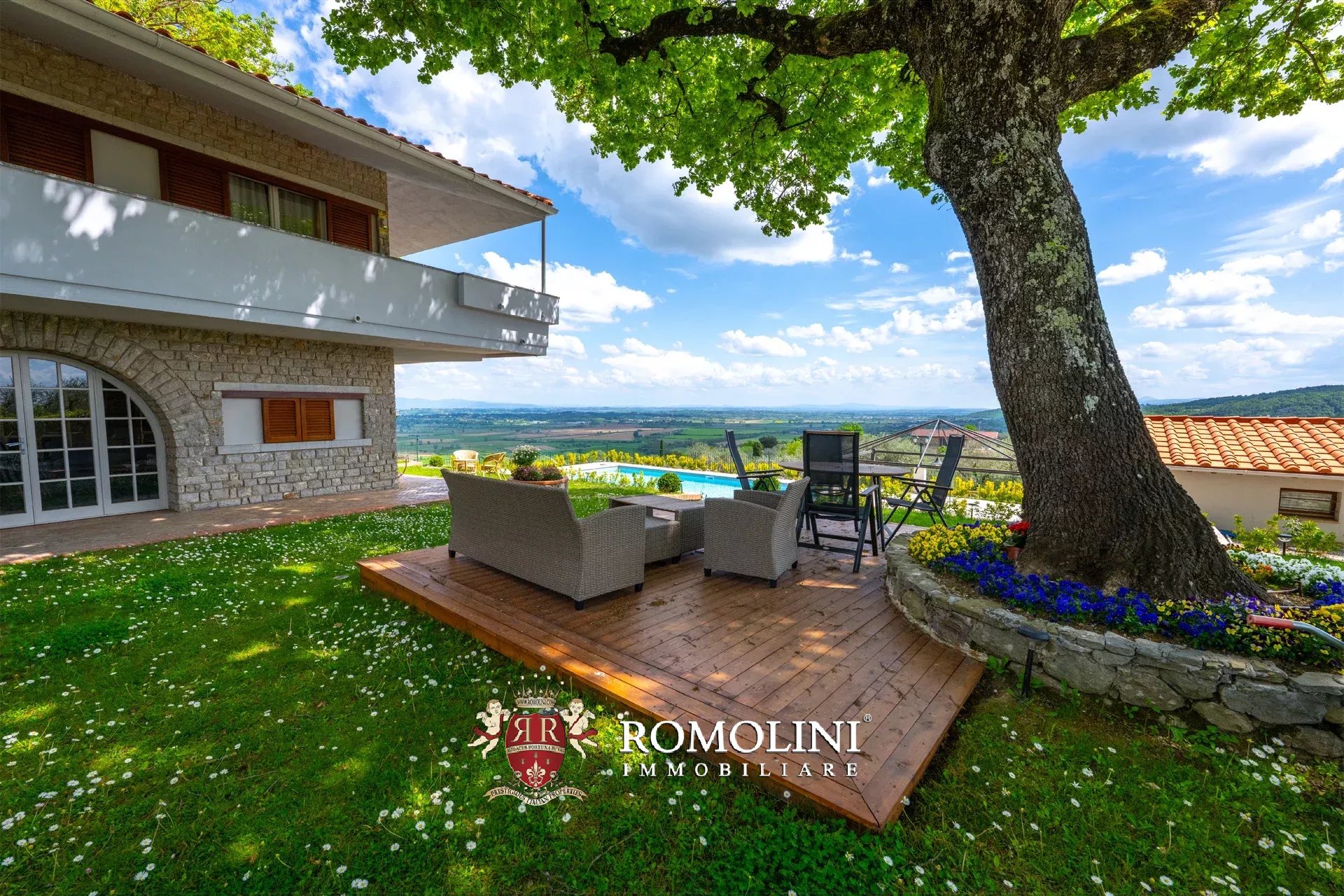 6 Bedroom Villa/Townhouse's Image 8