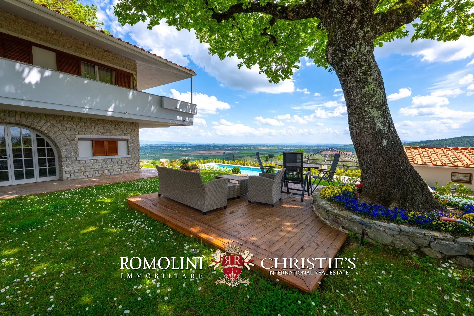 6 Bedroom Villa/Townhouse's Image 8
