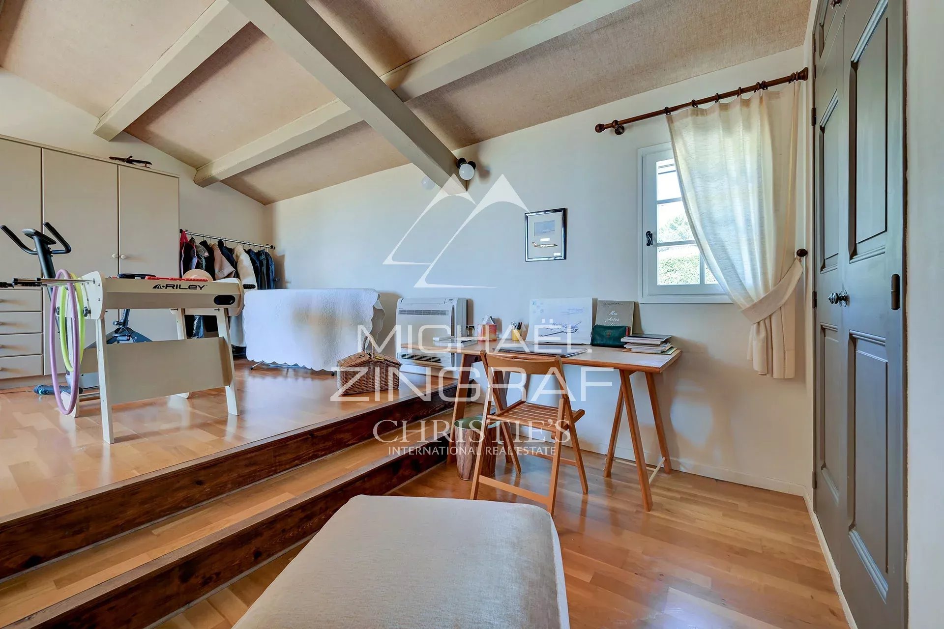 5 Bedroom Villa/Townhouse's Image 11