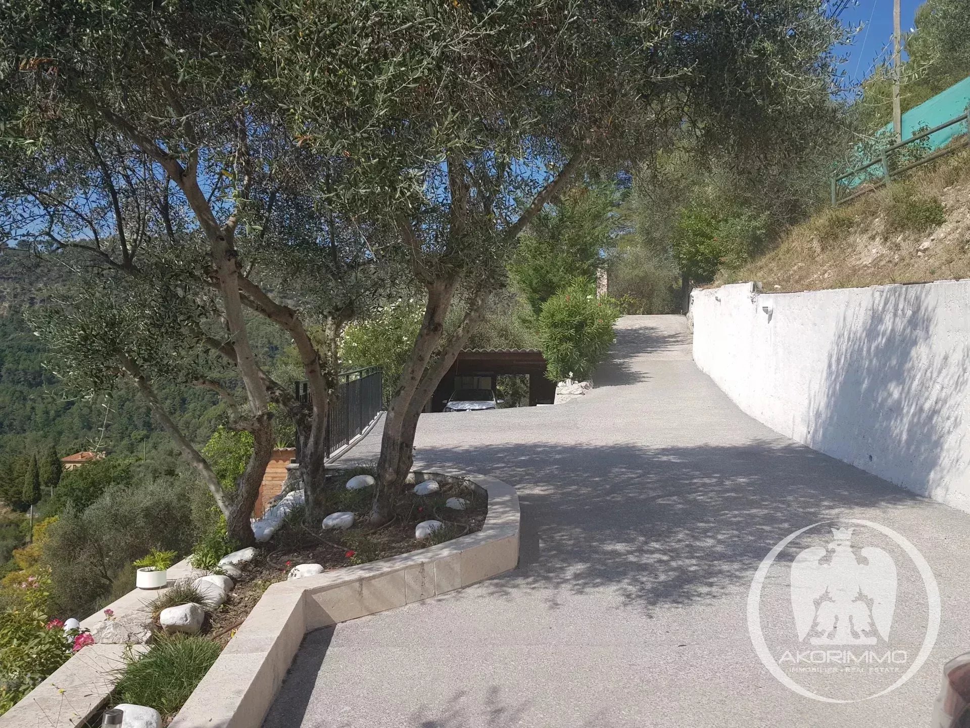 Maison  - 4 pièces  - 131.0 m2 -