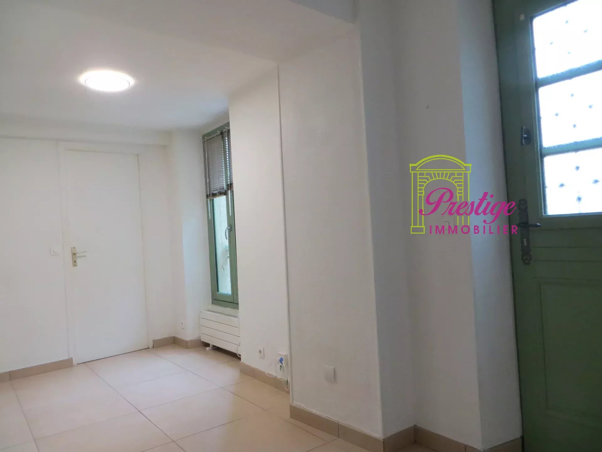Rental Apartment Le Mesnil-le-Roi