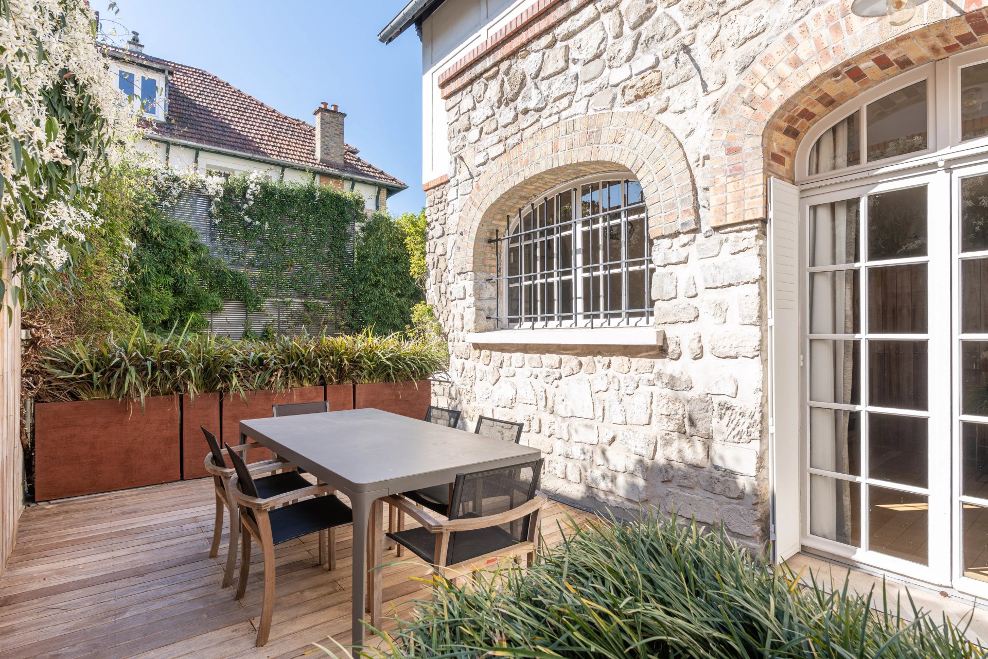 5 Bedroom Villa/Townhouse's Image 6