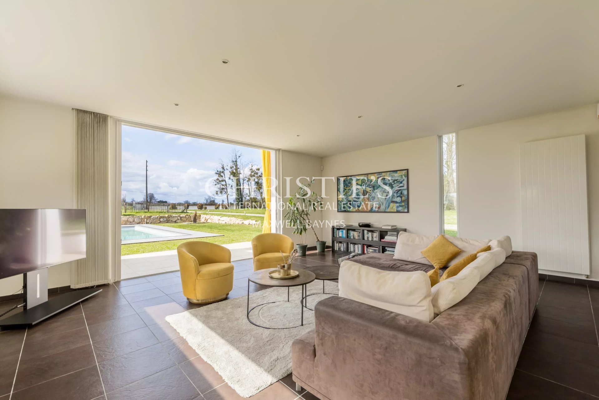 4 Bedroom Villa/Townhouse's Image 3