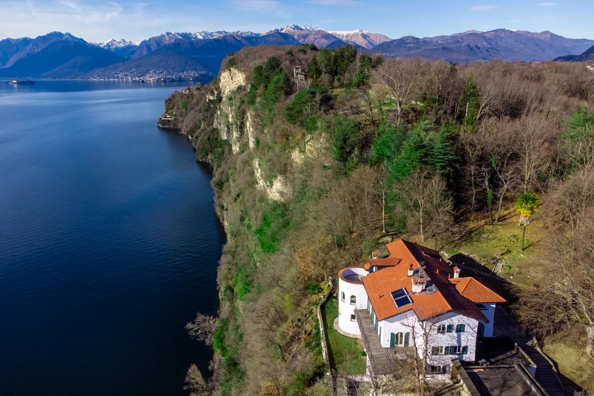 Villa sur les falaises du Lac Majeur