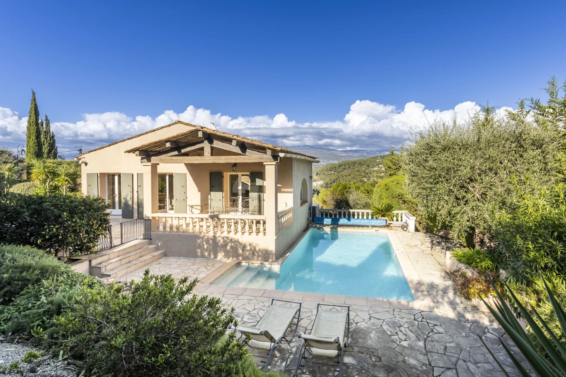  Image of Villa - 3 Bedrooms for Sale in Alpes-Maritimes-Mougins-France, Image 18