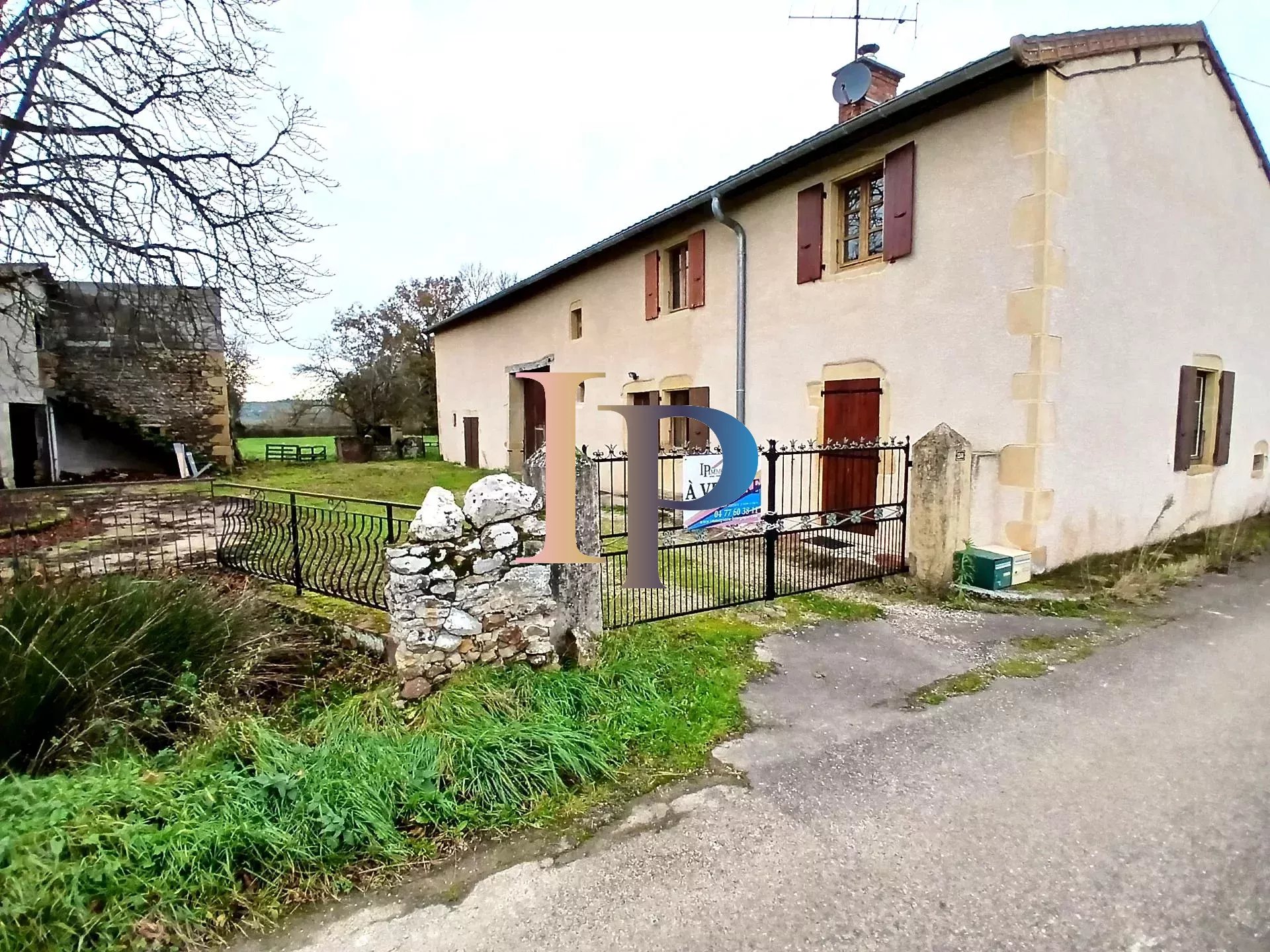 FERME BRIONNAISE AVEC TERRAIN