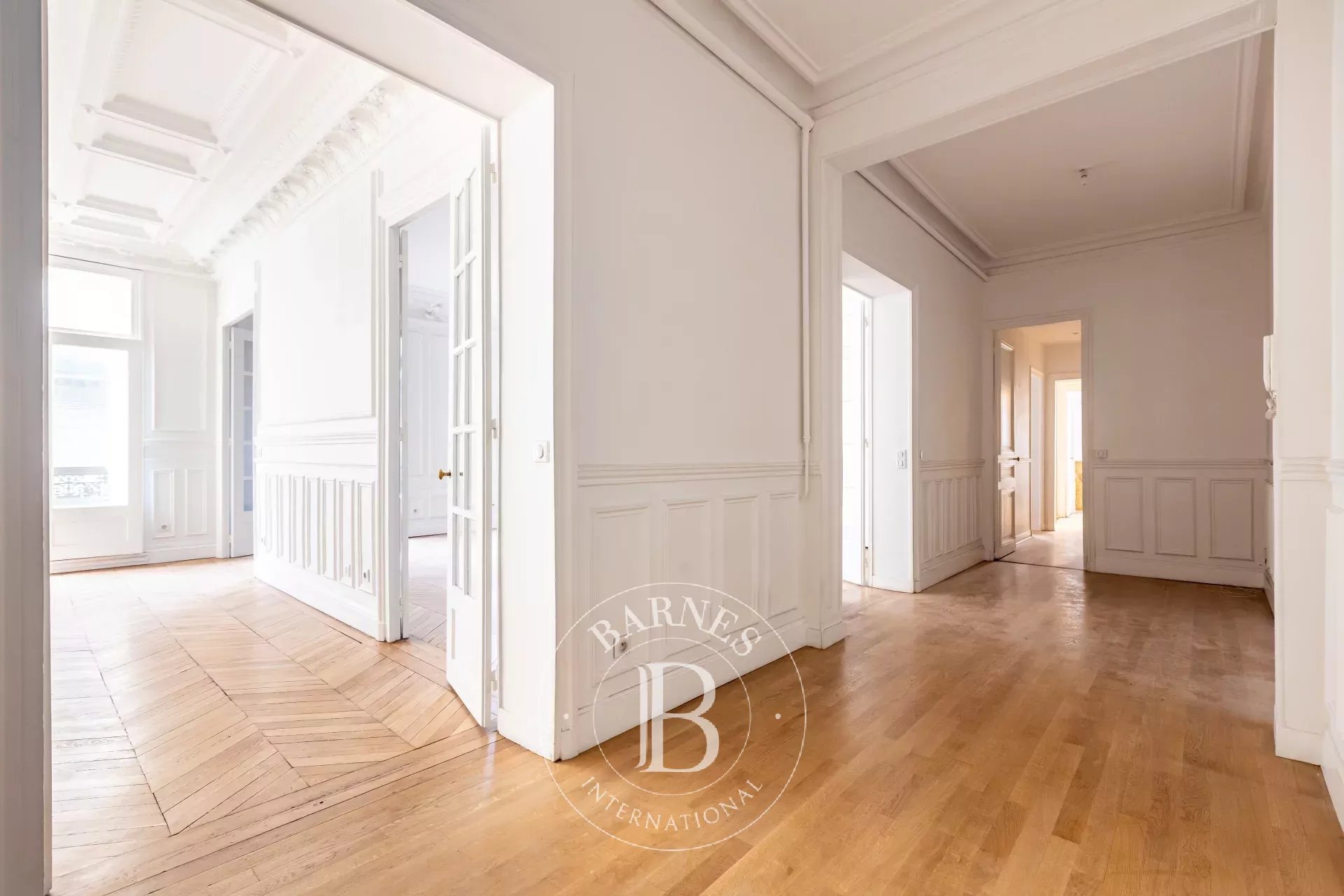 Daire Paris 8ème - picture 7