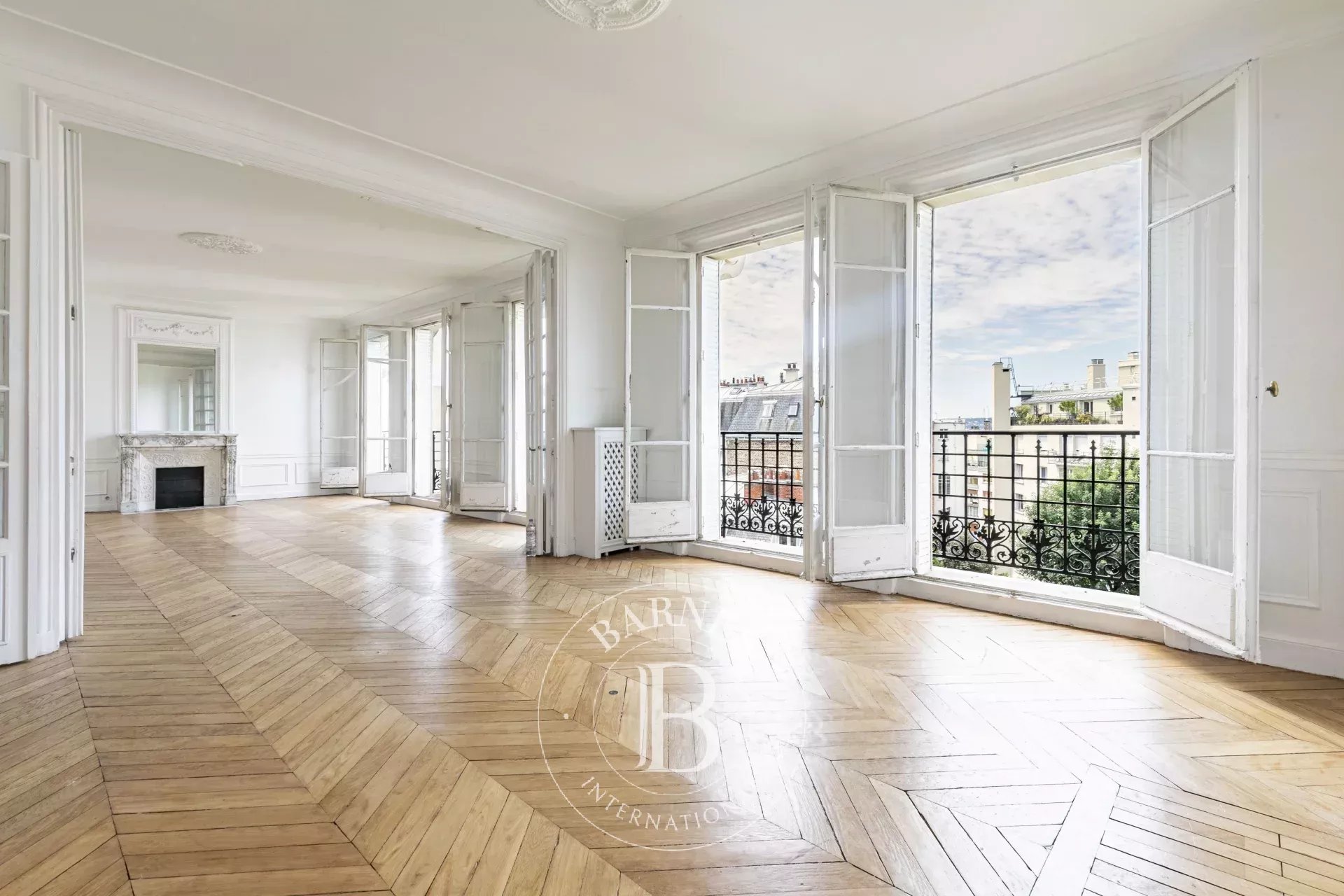 Paris  - Appartement 5 Pi&egrave;ces 3 Chambres - picture 10
