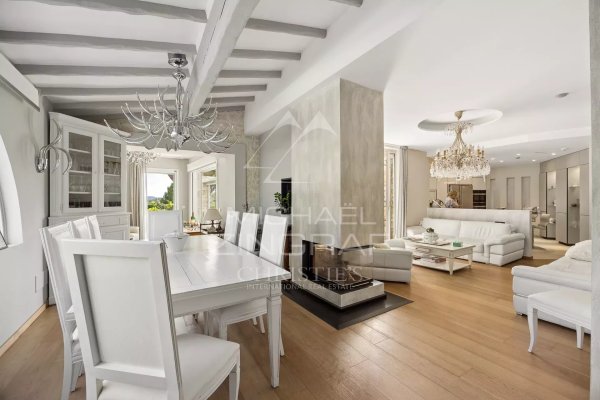 Elegant Renovated Bastide Within Walking Distance of Saint-Paul-de-Vence — photo 6