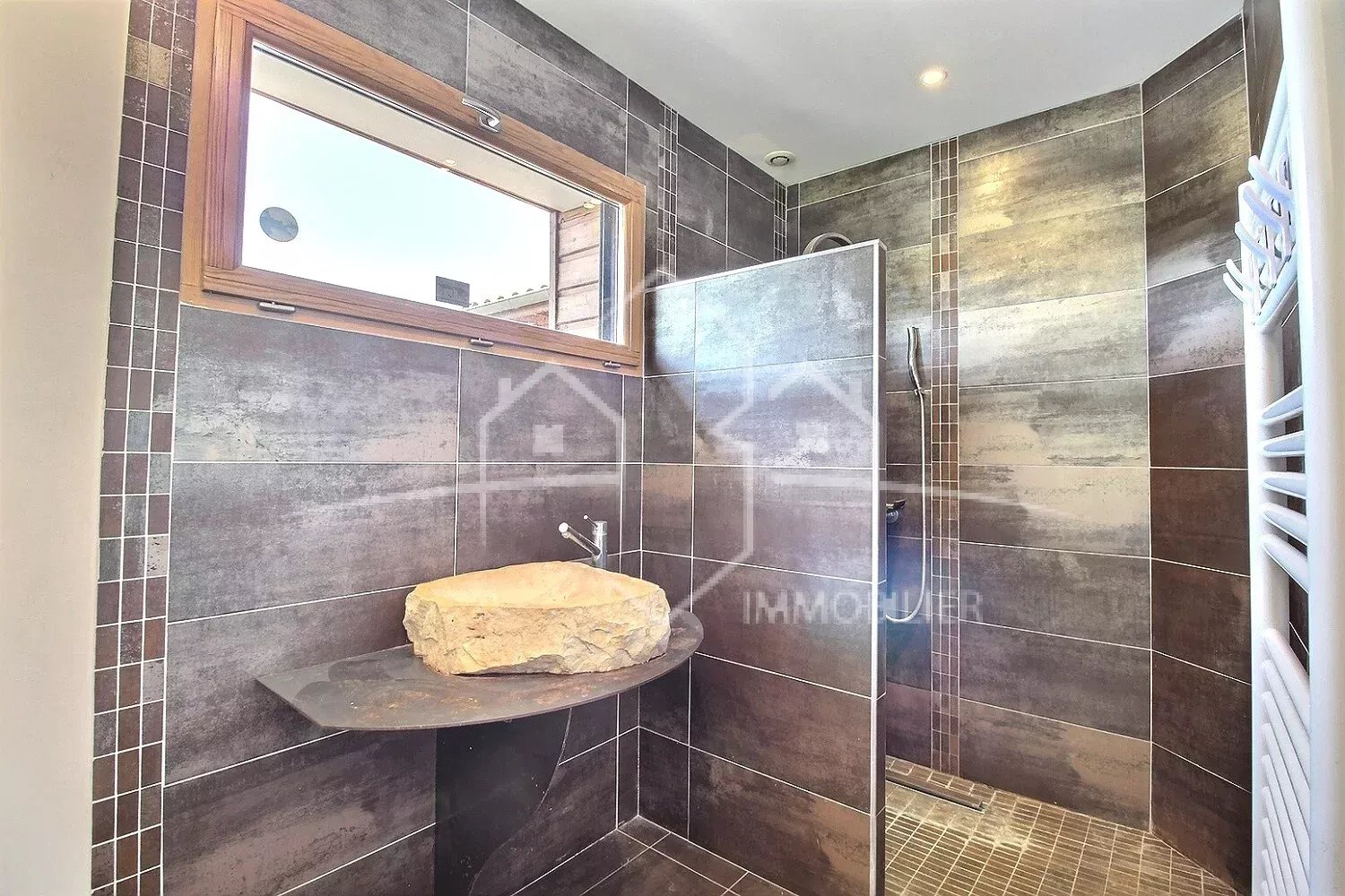 Belle maison 177 m² avec vue dégagée sur l’Ardèche – 5 chambres, piscine et grand terrain