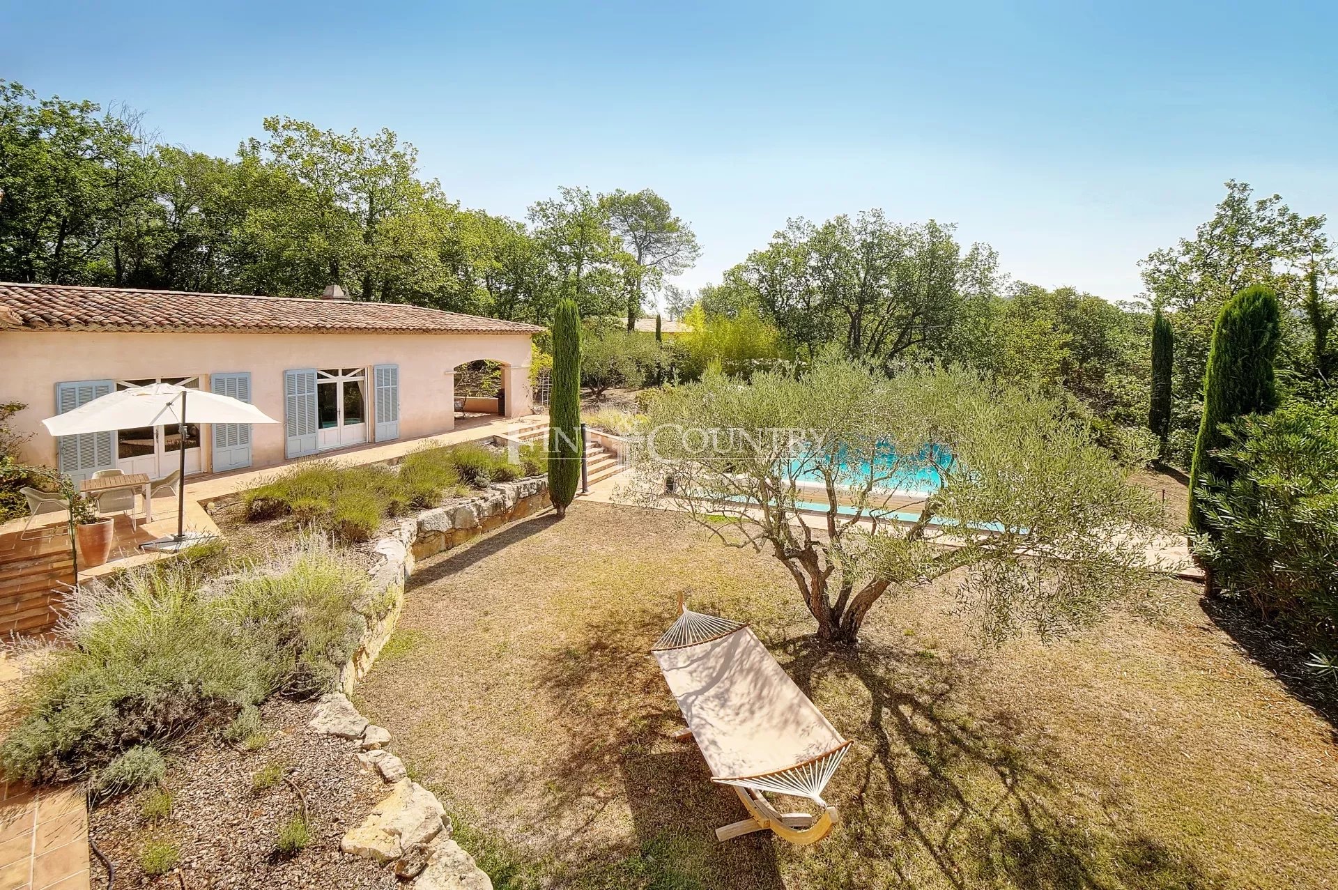 Photo of Villa for sale in Saint-Paul-en-Forêt