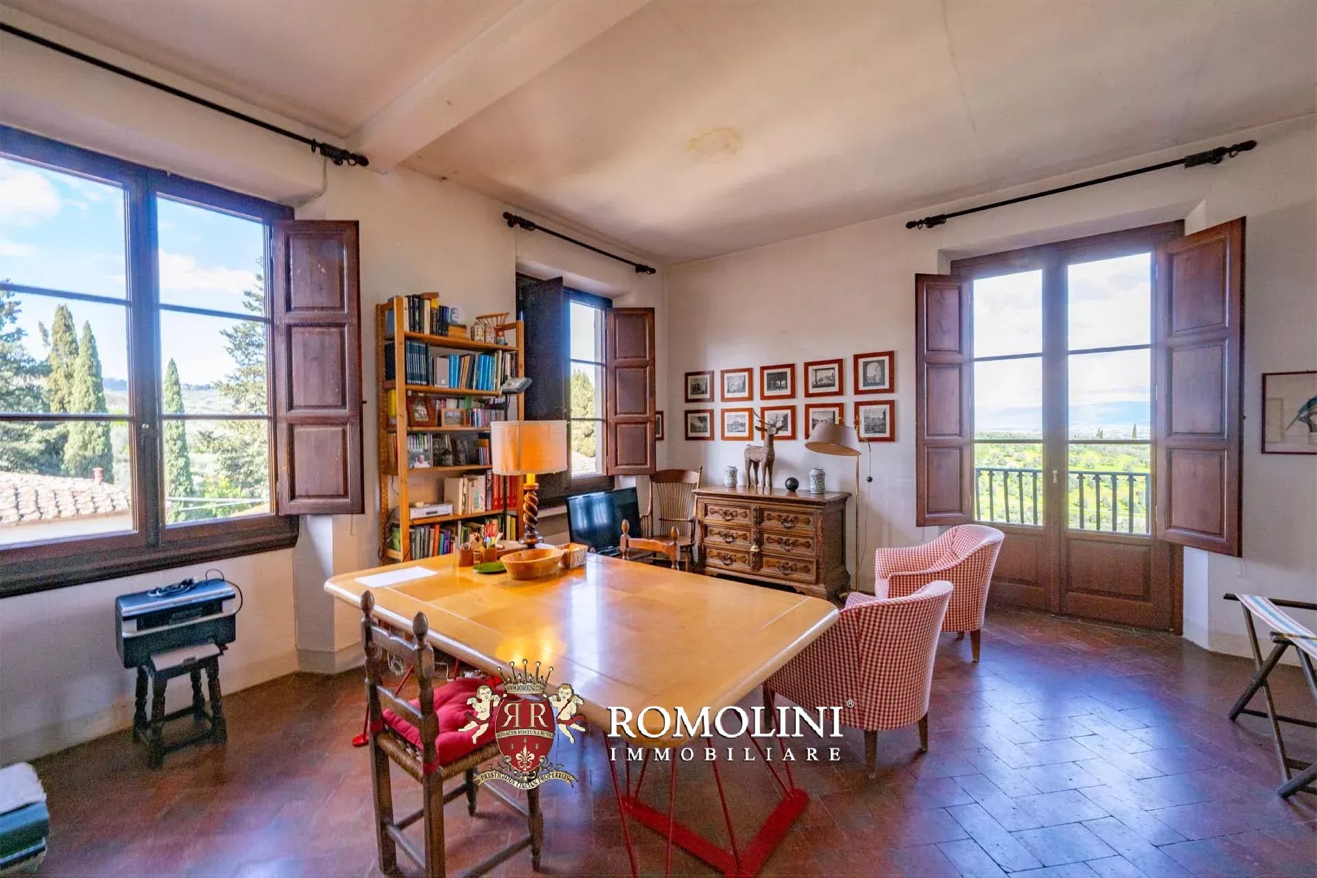 27 Bedroom Vineyard's Image 74