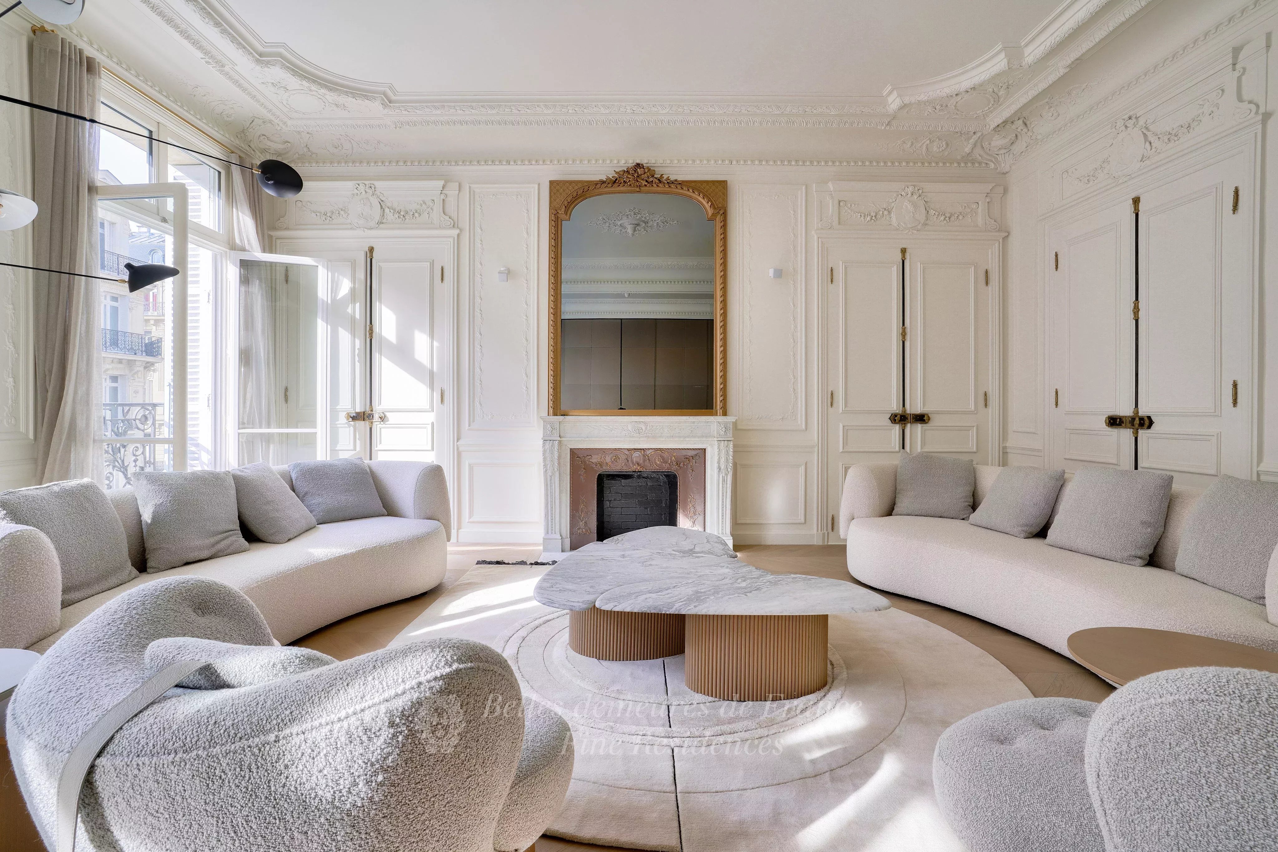 Paris 8th District – A meticulously renovated 3-bed apartment