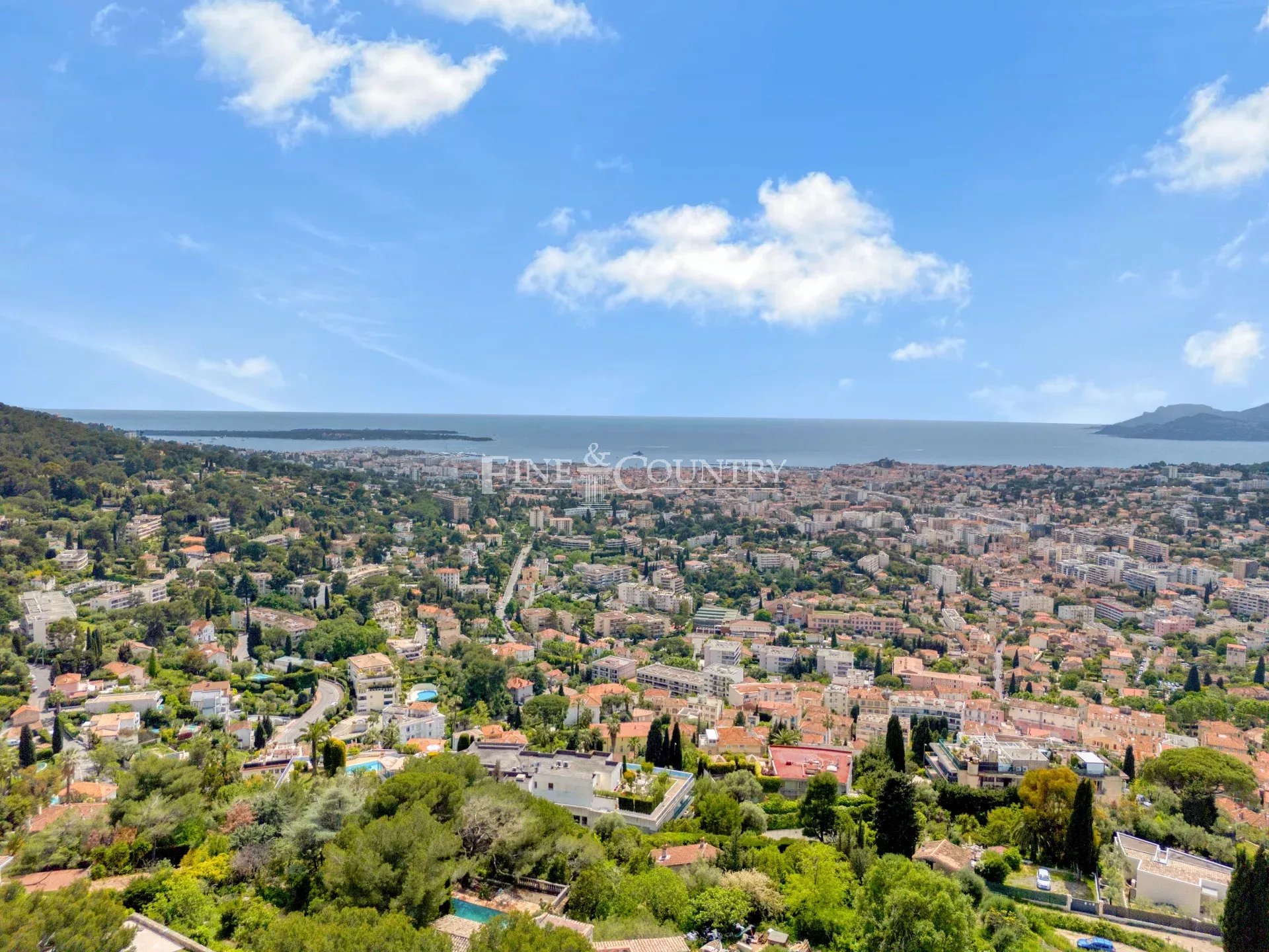 Photo of Villa for sale in Le Cannet  with sea view