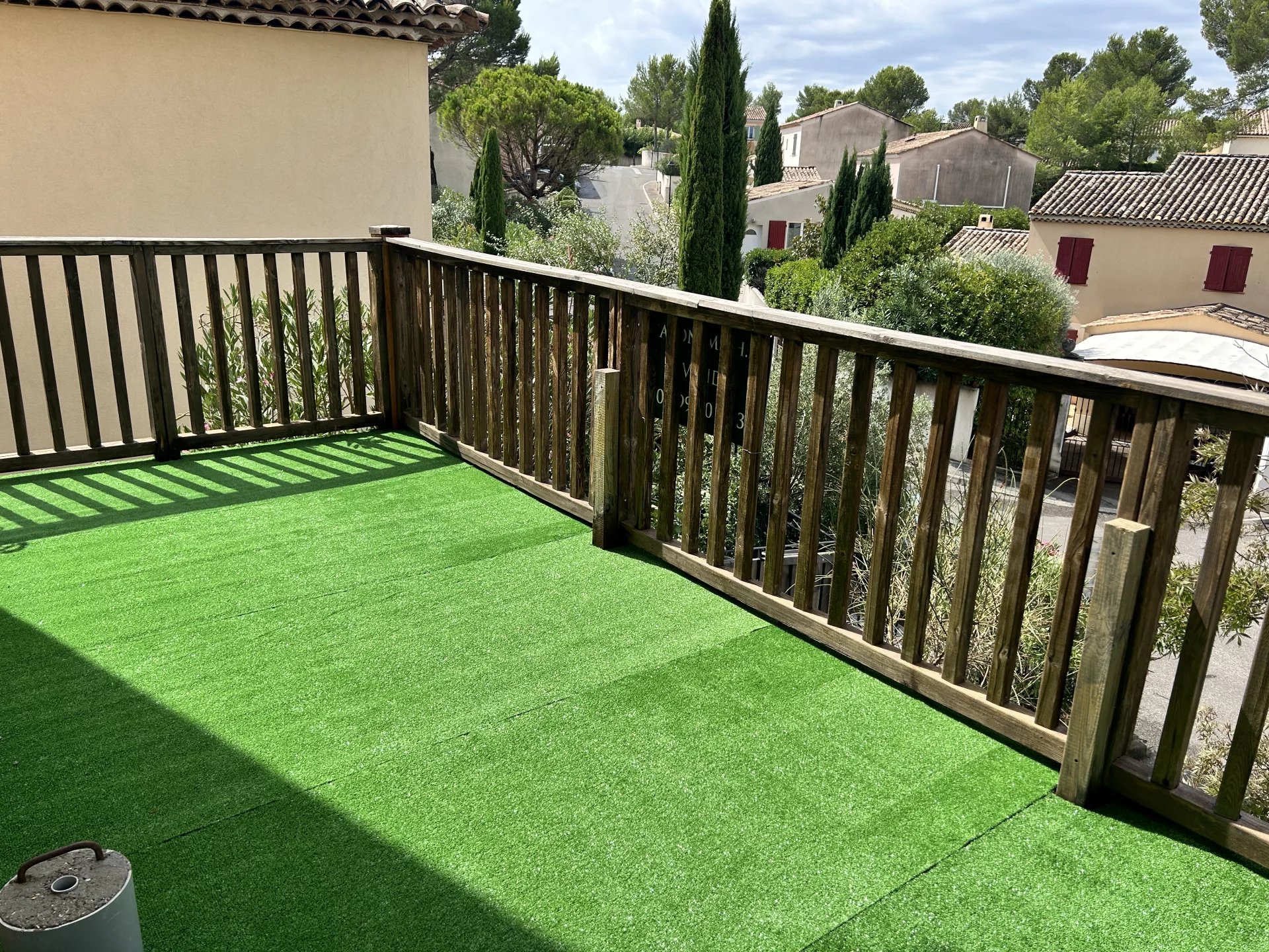 Maison T4 avec  piscine  neuve pour la résidence  et parking à Mallemort