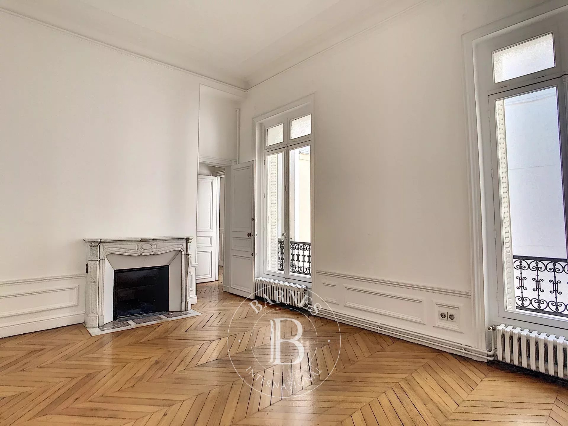 Daire Paris 8ème - picture 12